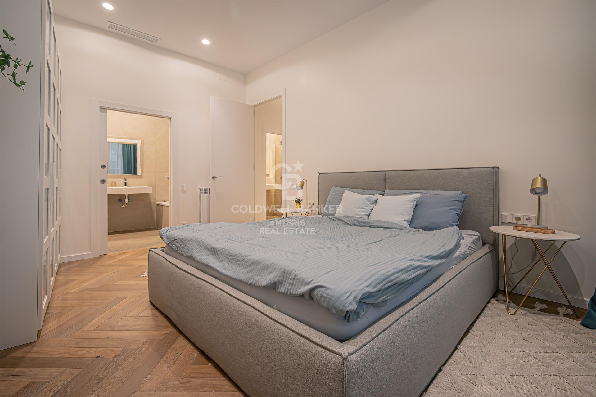 Lujoso y amplio piso en Ciutat Vella, Barcelona