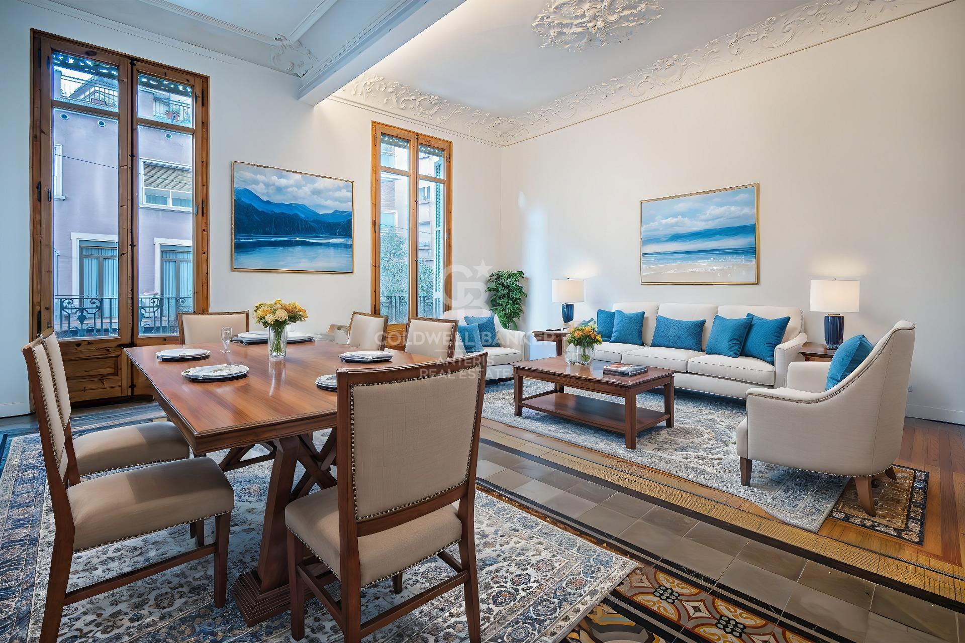 Odnowiony apartament z klasycznymi elementami i wysokimi sufitami