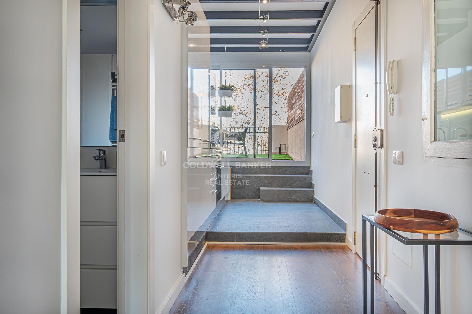 Wyjątkowe mieszkanie na poddaszu z prywatnym tarasem i nowoczesnym wystrojem