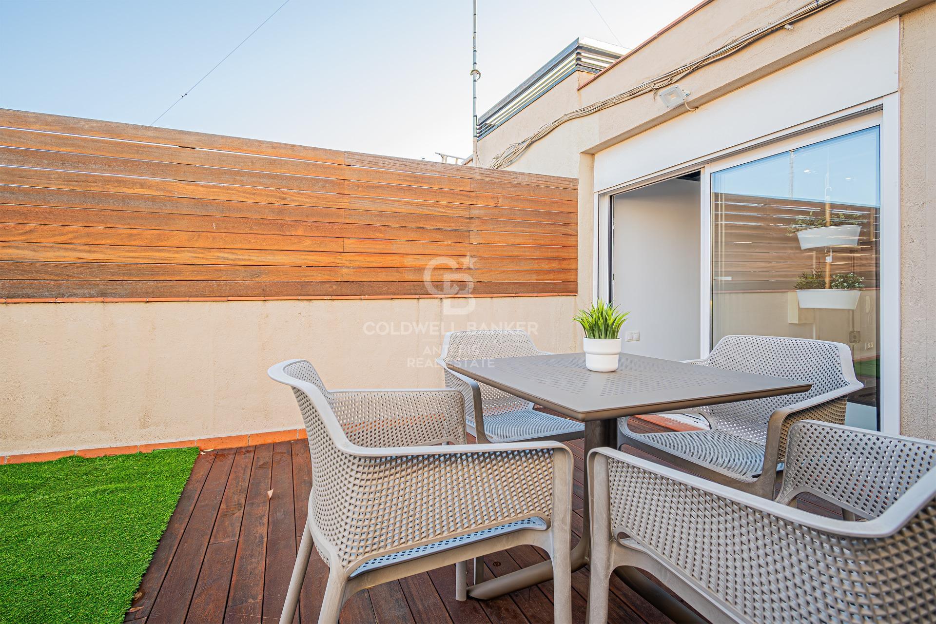 Wyjątkowe mieszkanie na poddaszu z prywatnym tarasem i nowoczesnym wystrojem