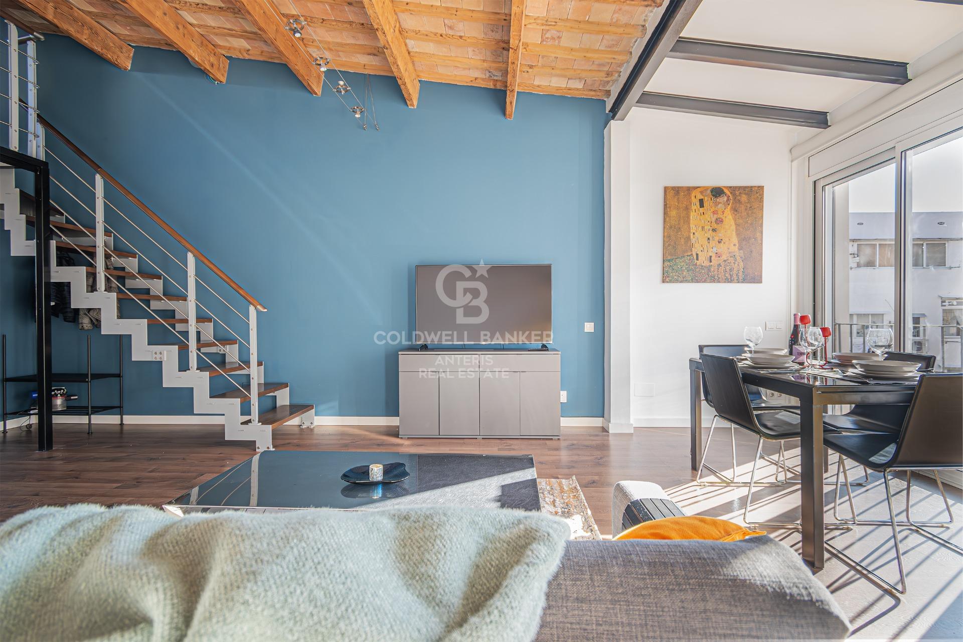 Wyjątkowe mieszkanie na poddaszu z prywatnym tarasem i nowoczesnym wystrojem