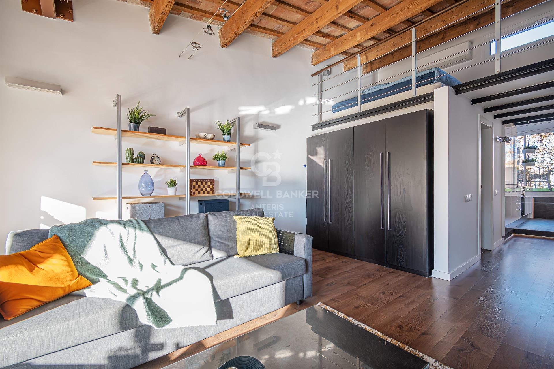 Wyjątkowe mieszkanie na poddaszu z prywatnym tarasem i nowoczesnym wystrojem