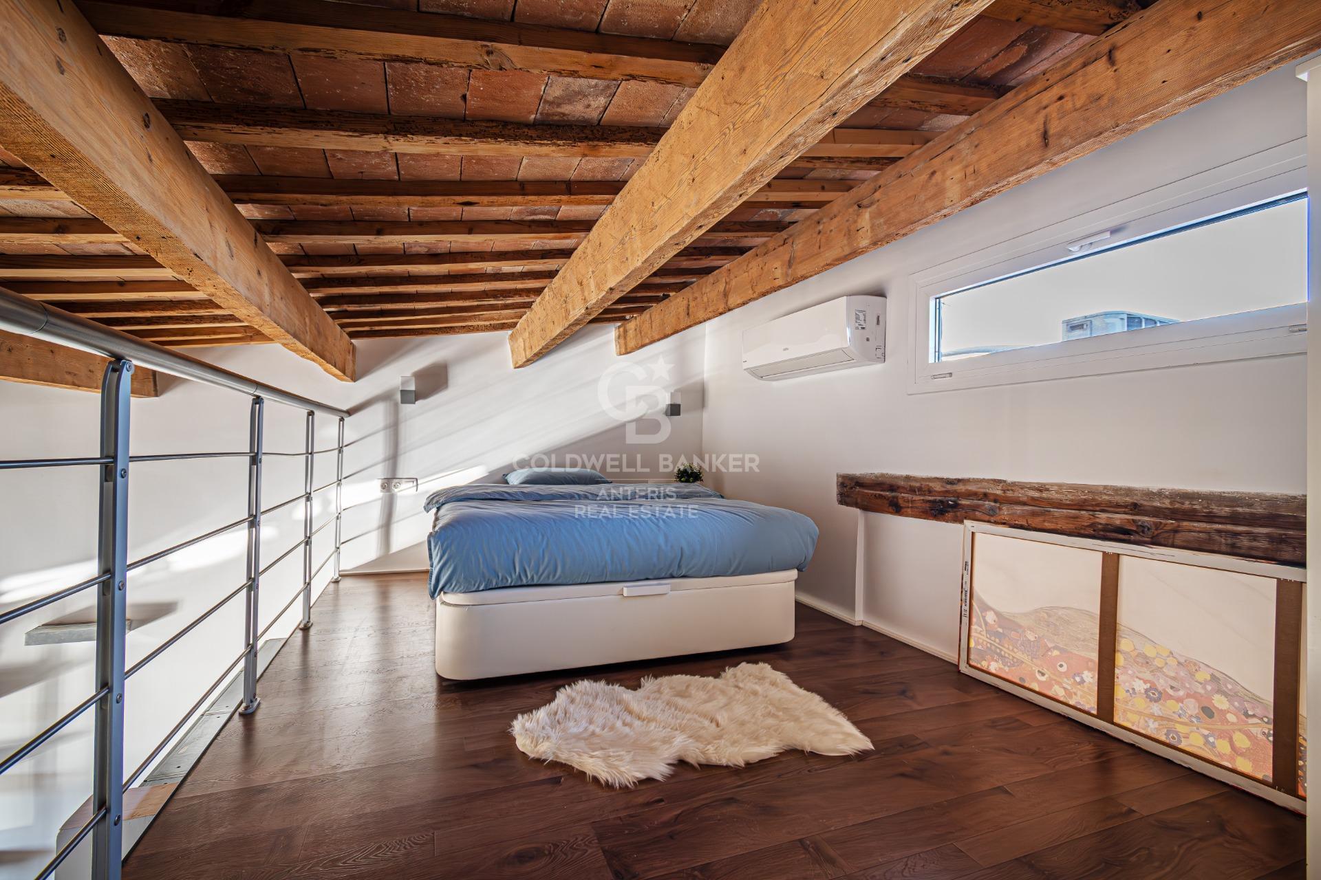 Wyjątkowe mieszkanie na poddaszu z prywatnym tarasem i nowoczesnym wystrojem