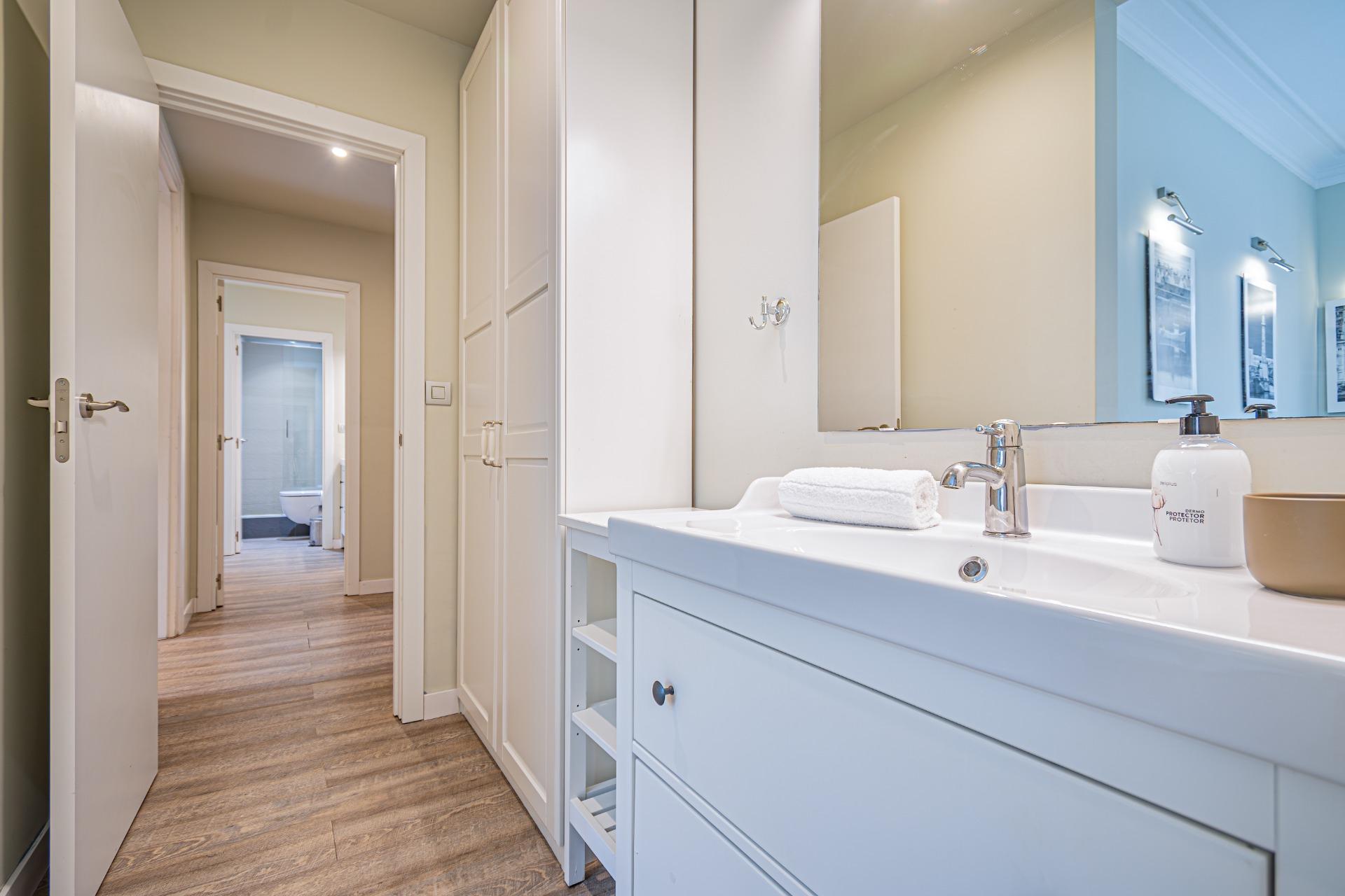 Przestronny i elegancki apartament w centrum l’Eixample