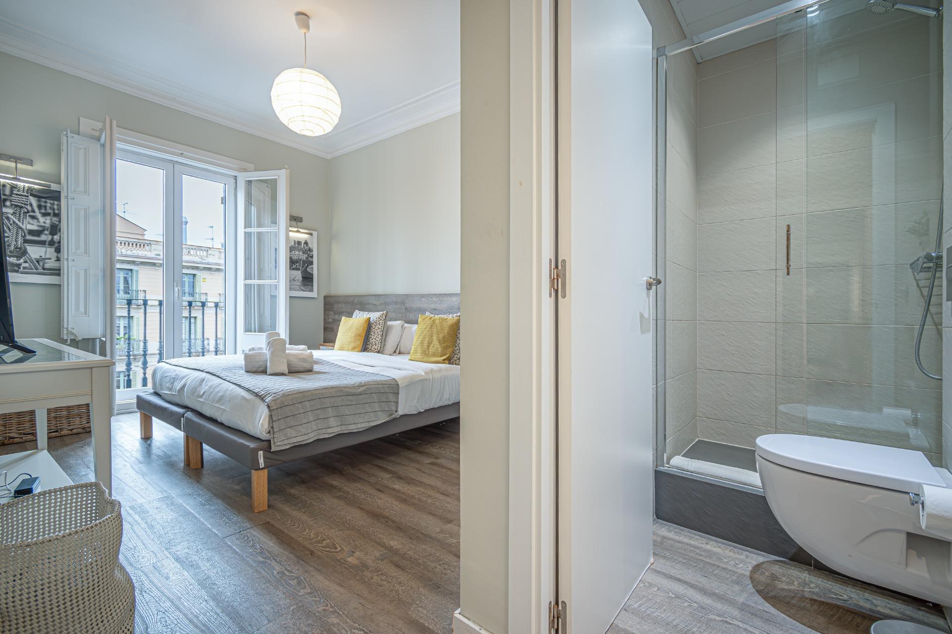 Przestronny i elegancki apartament w centrum l’Eixample