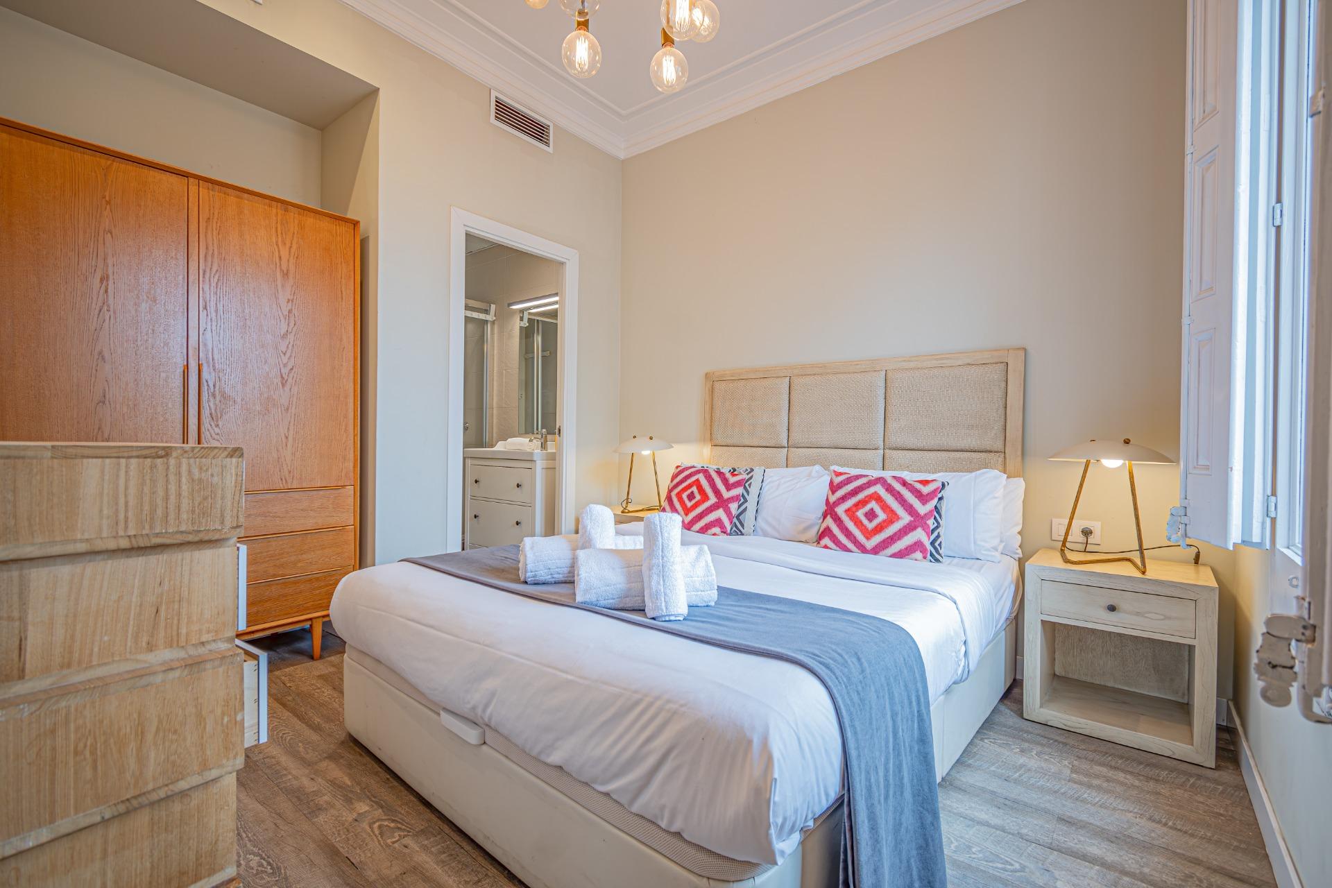 Przestronny i elegancki apartament w centrum l’Eixample