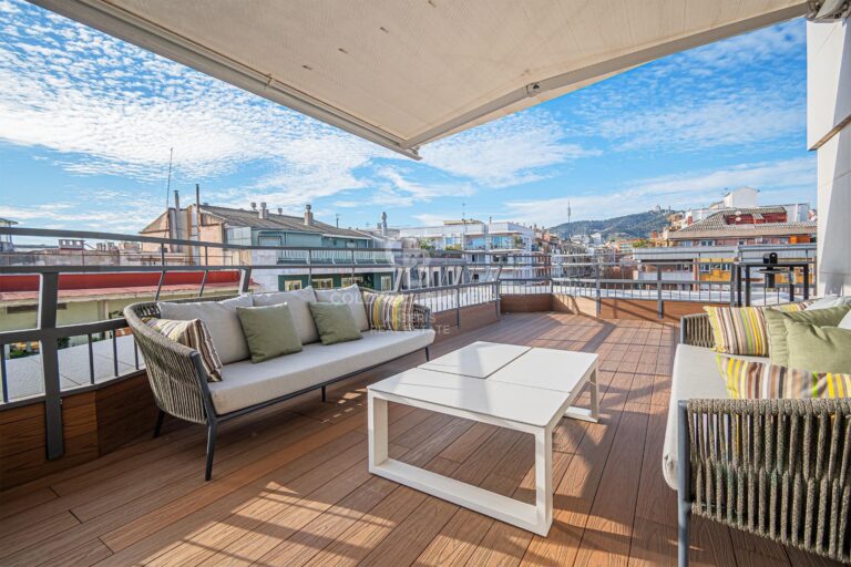 Nowoczesny penthouse z przestronnym tarasem i wspaniałym widokiem na Barcelonę