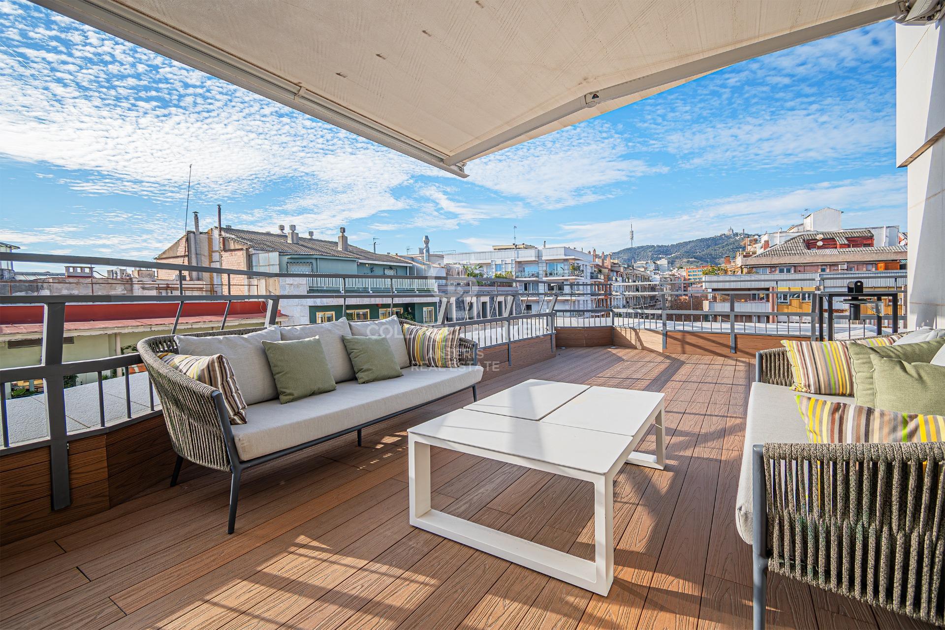 Modern penthouse with expansive terrace and stunning Barcelona city views