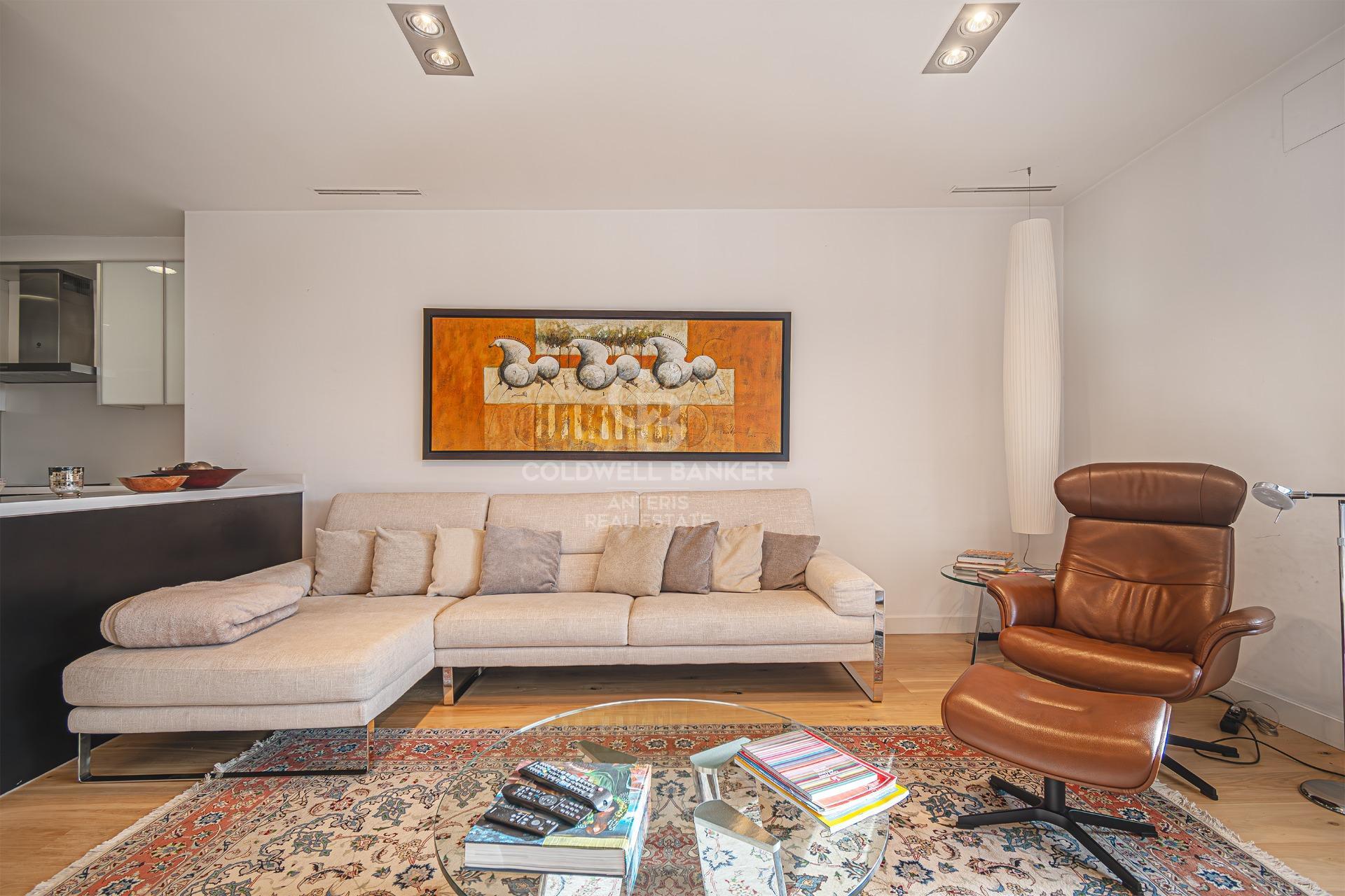 Modern penthouse with expansive terrace and stunning Barcelona city views