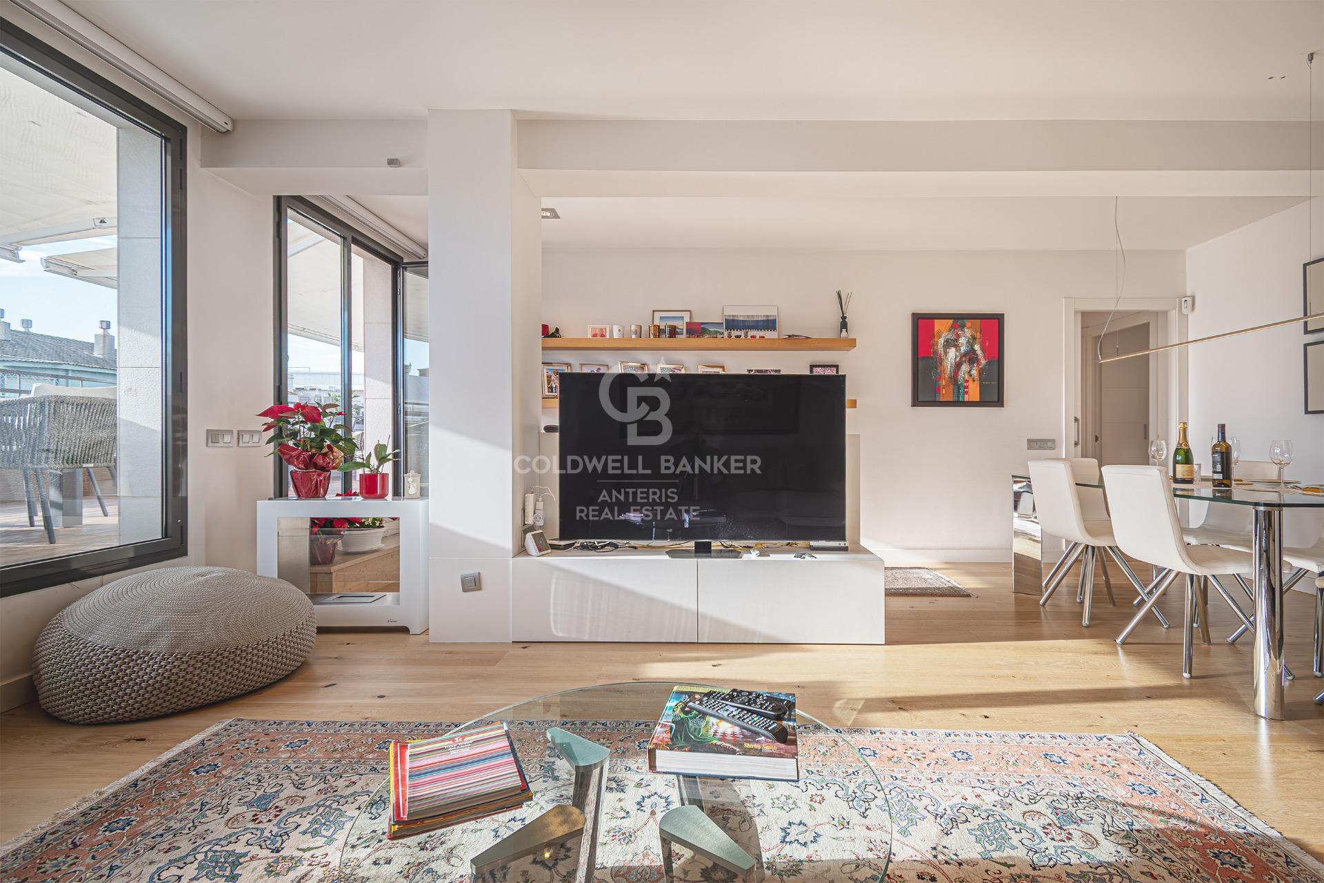 Modern penthouse with expansive terrace and stunning Barcelona city views