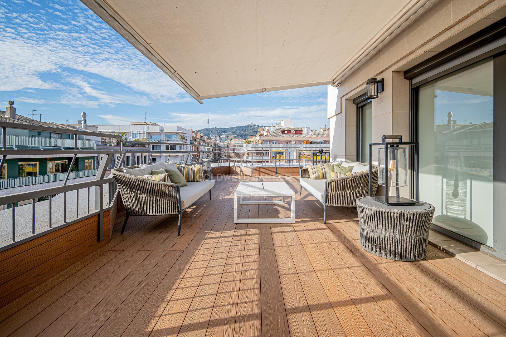 Modern penthouse with expansive terrace and stunning Barcelona city views
