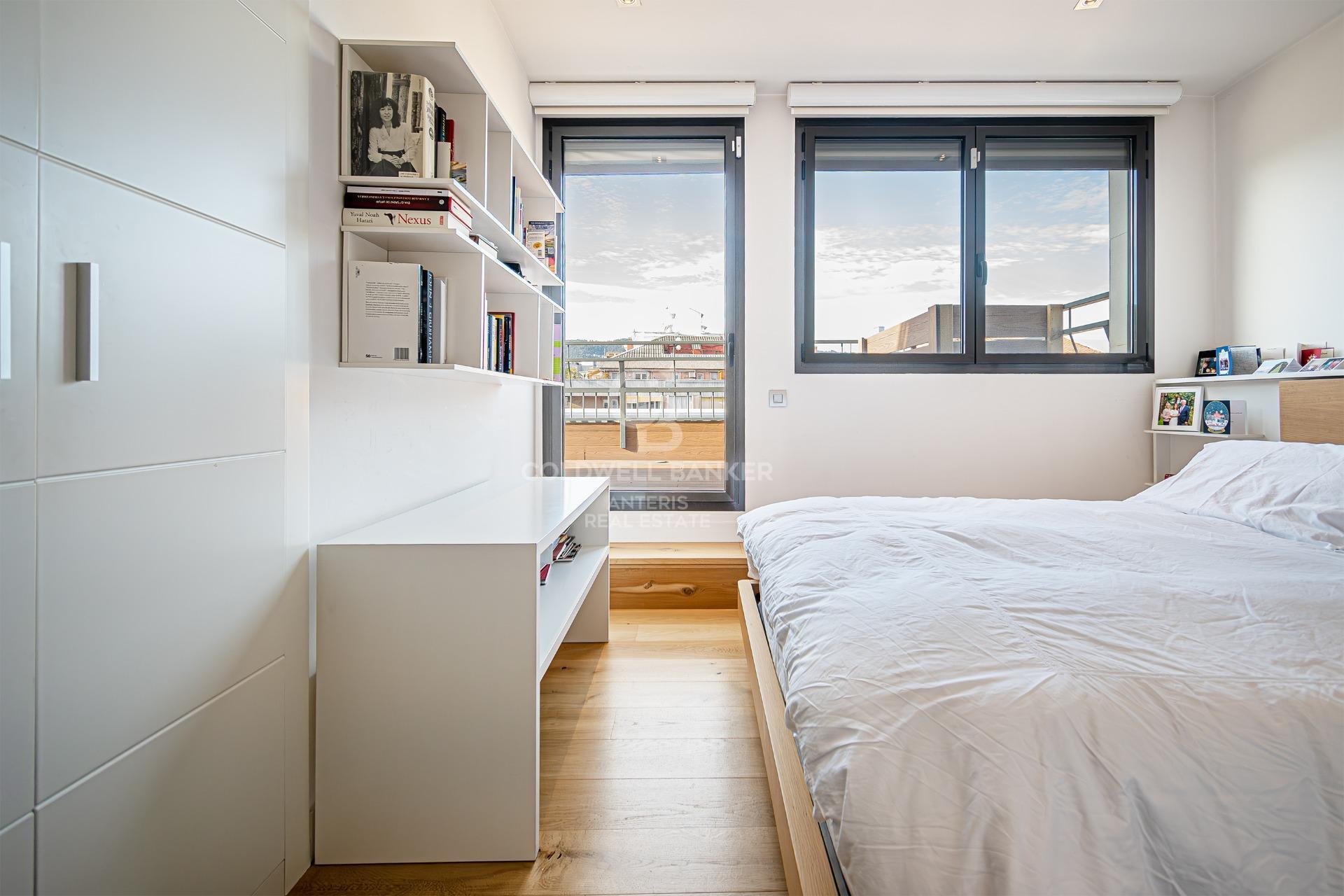 Modern penthouse with expansive terrace and stunning Barcelona city views