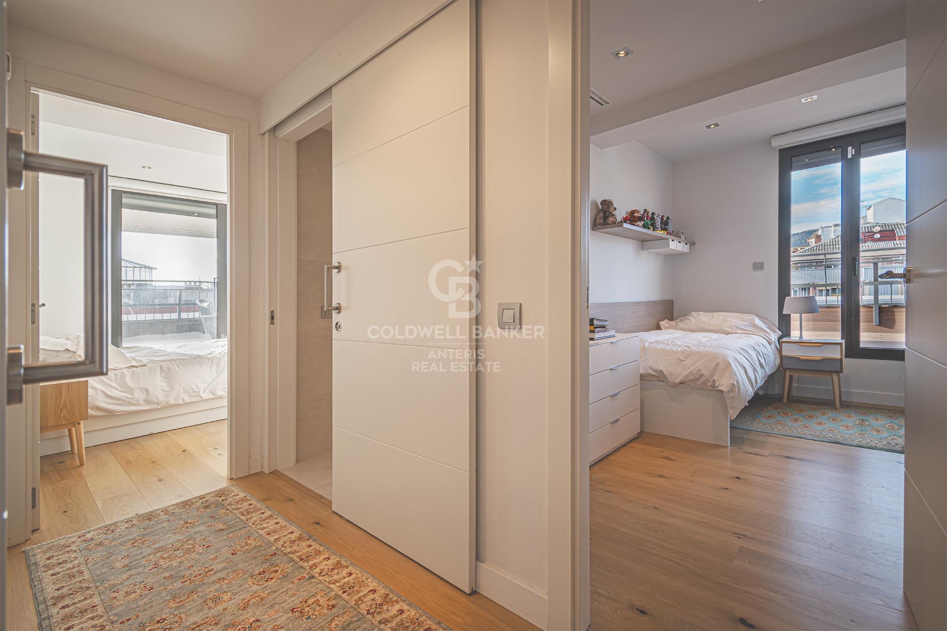 Modern penthouse with expansive terrace and stunning Barcelona city views