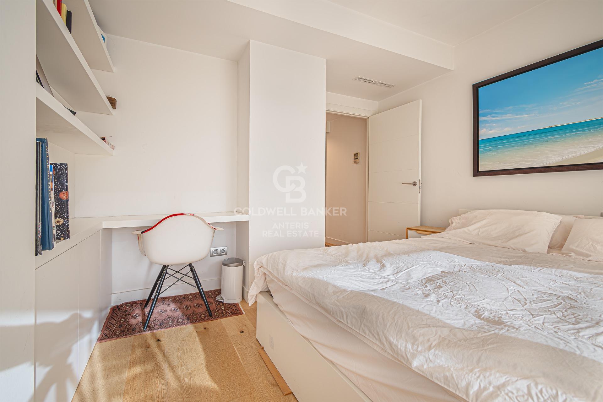 Modern penthouse with expansive terrace and stunning Barcelona city views