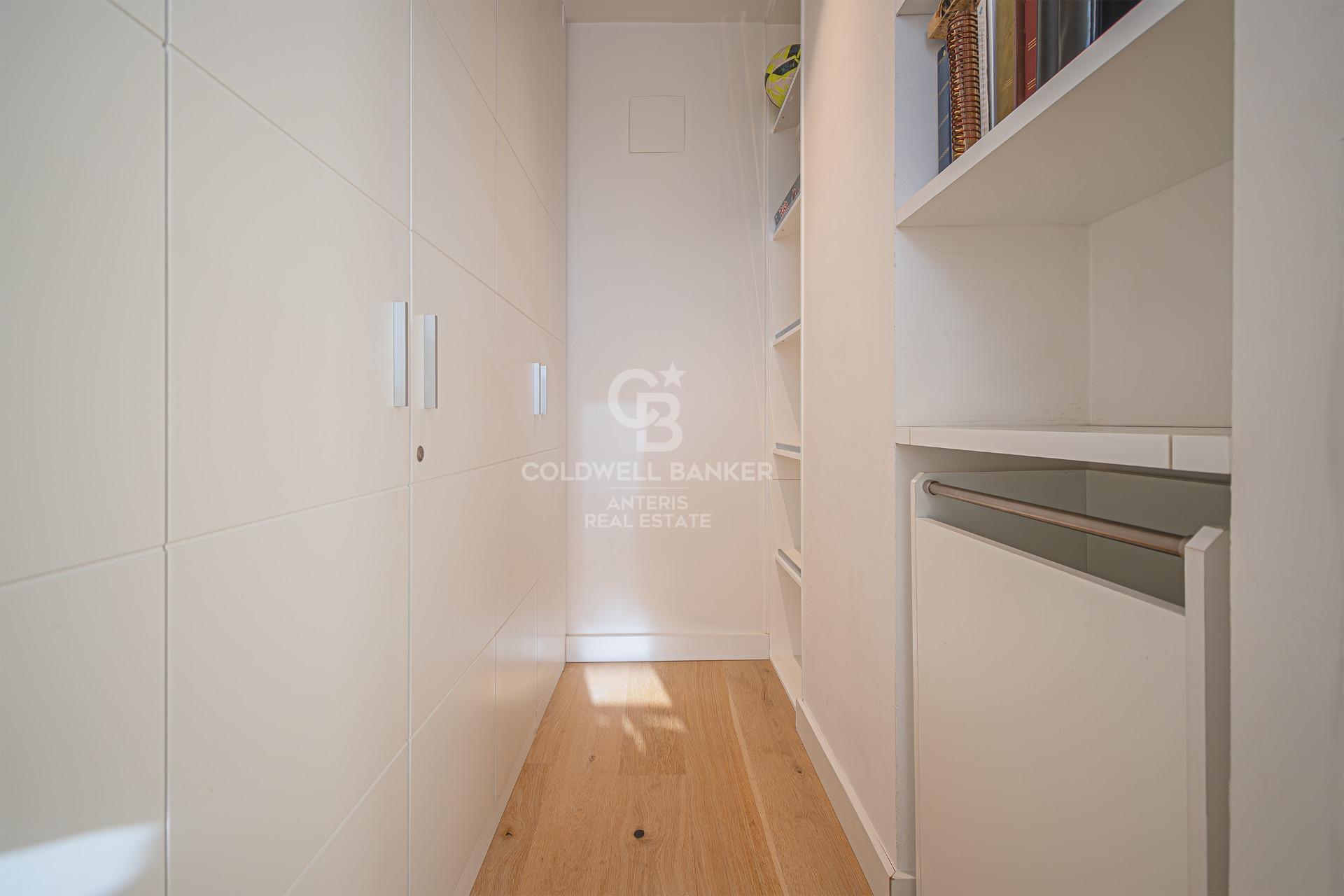 Modern penthouse with expansive terrace and stunning Barcelona city views