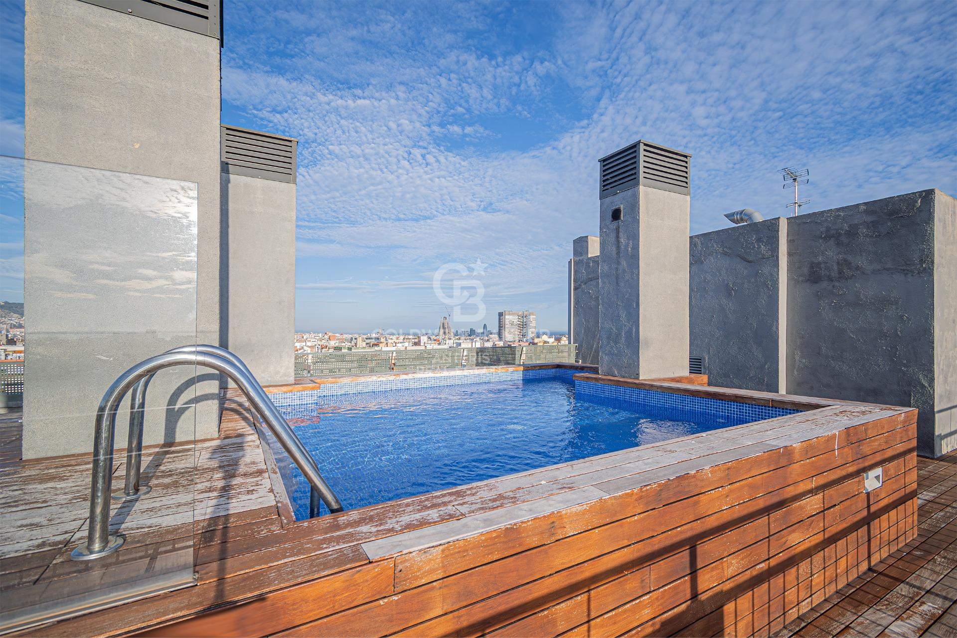 Modern penthouse with expansive terrace and stunning Barcelona city views