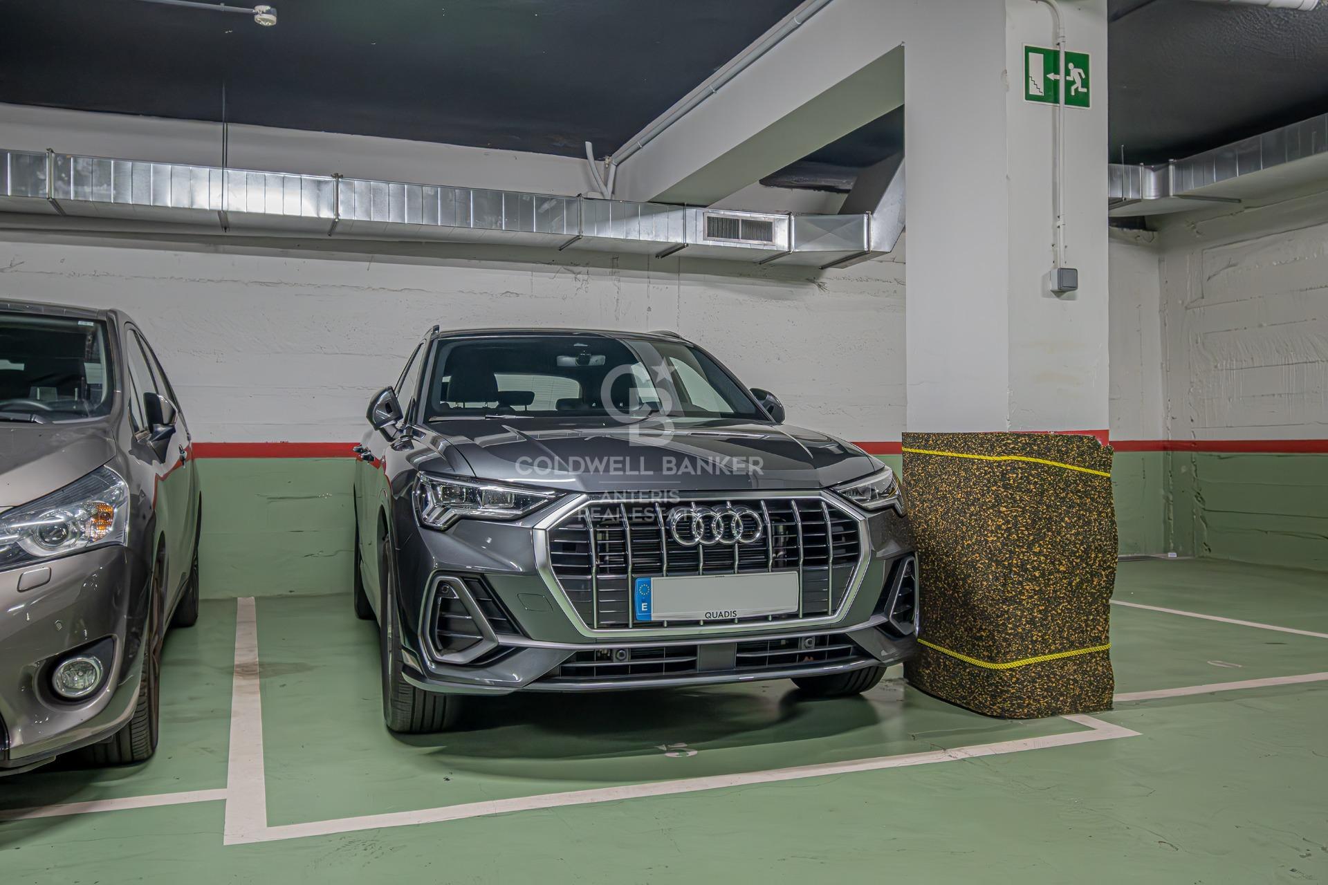 Modern penthouse with expansive terrace and stunning Barcelona city views