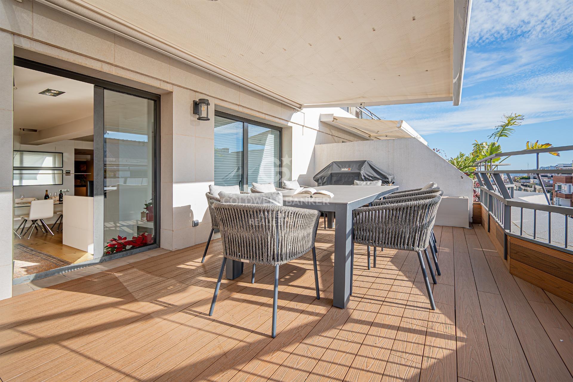 Modern penthouse with expansive terrace and stunning Barcelona city views
