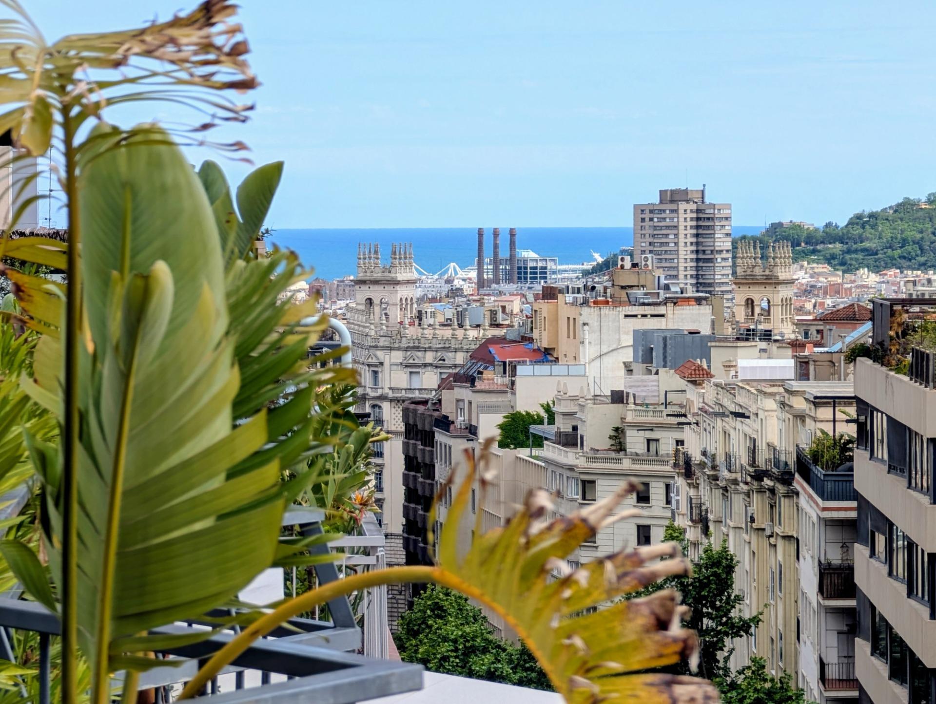 Modern penthouse with expansive terrace and stunning Barcelona city views