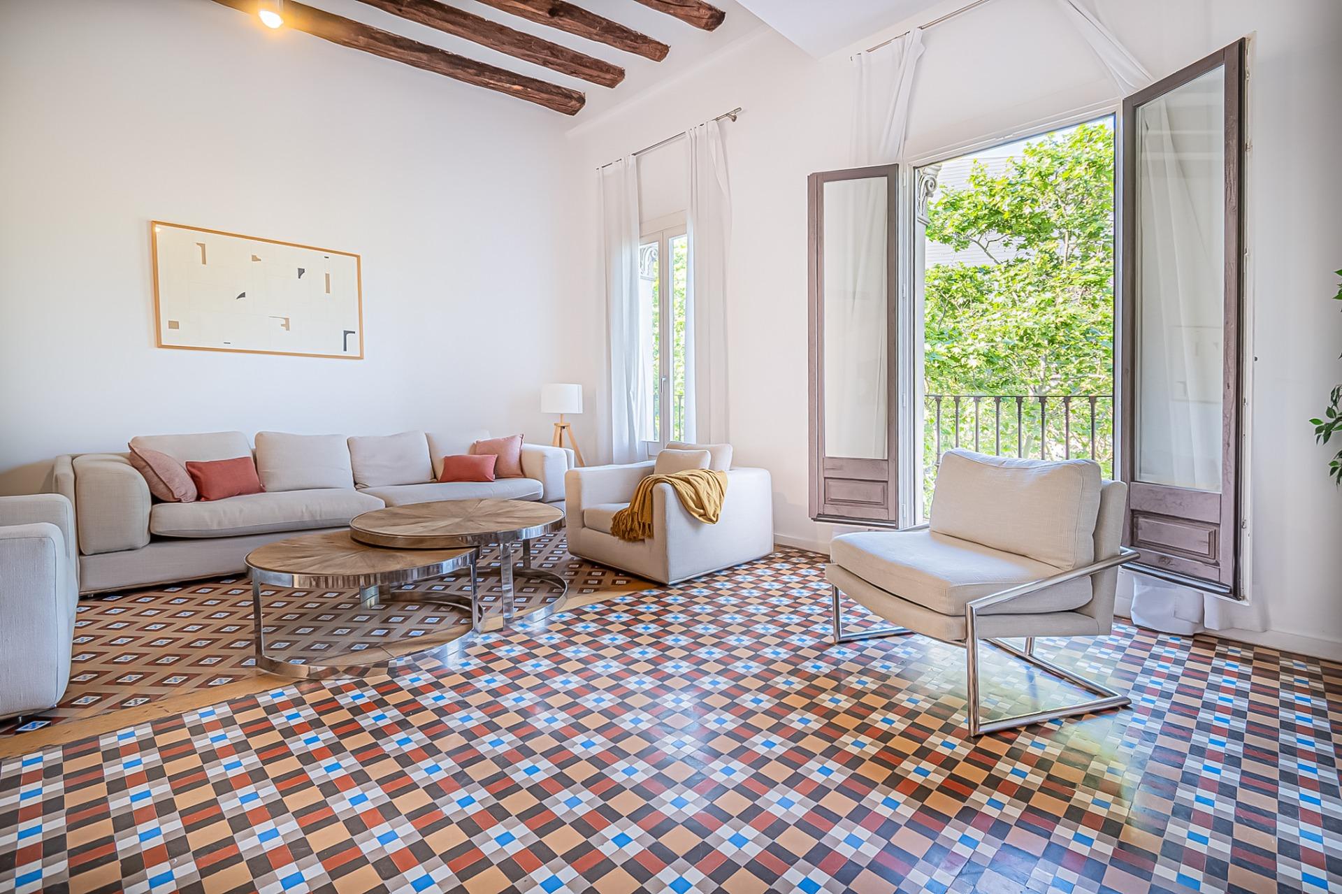 Amplio y luminoso piso en finca regia