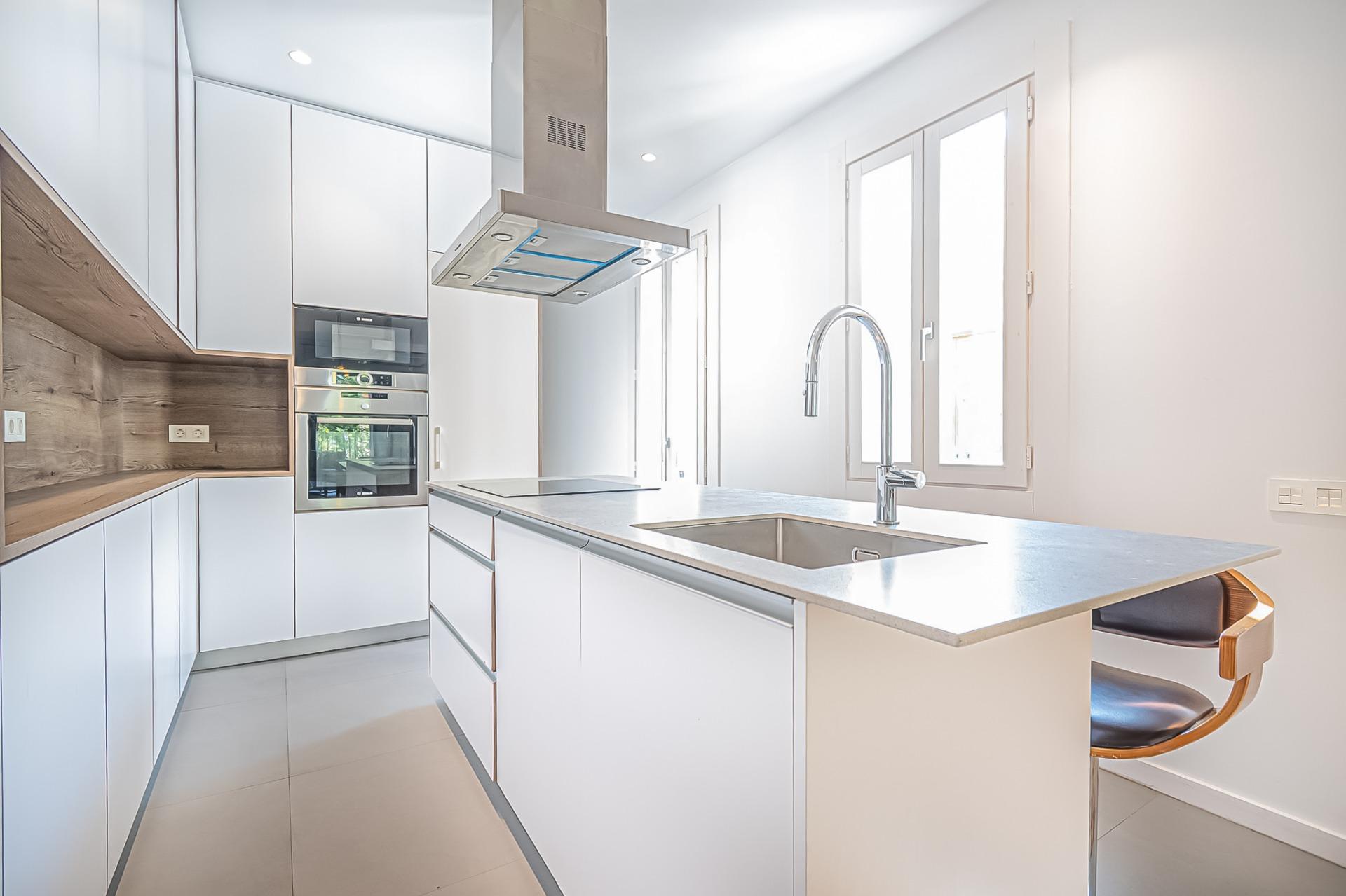 Amplio y luminoso piso en finca regia