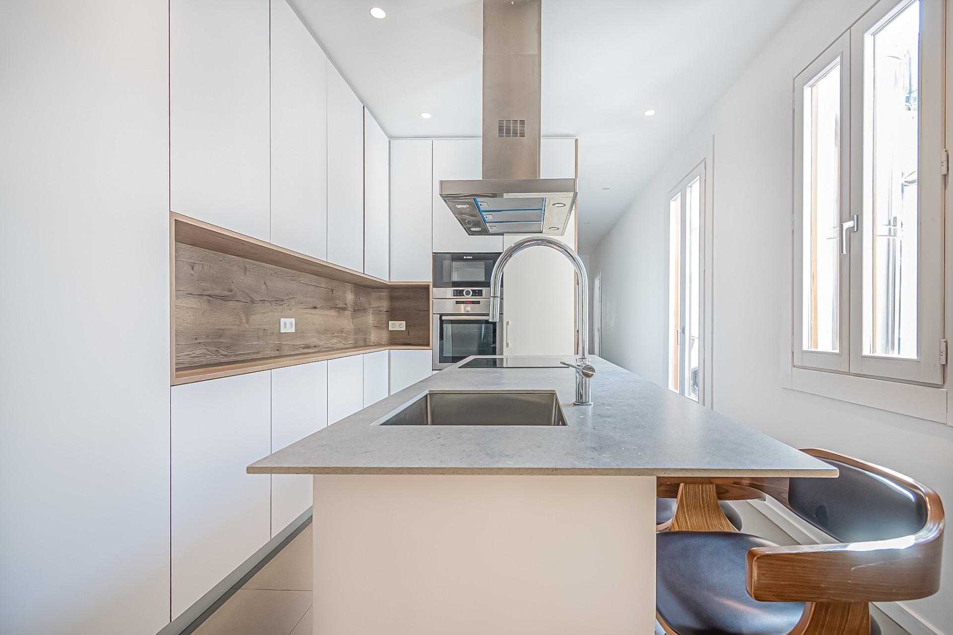 Amplio y luminoso piso en finca regia