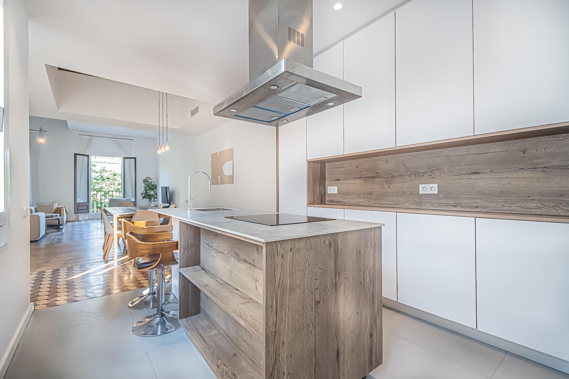 Amplio y luminoso piso en finca regia