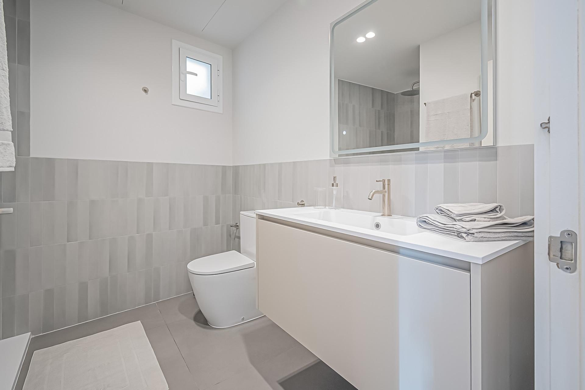 Amplio y luminoso piso en finca regia