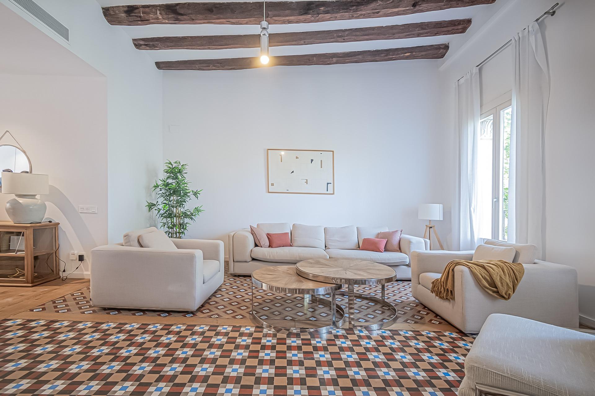 Amplio y luminoso piso en finca regia