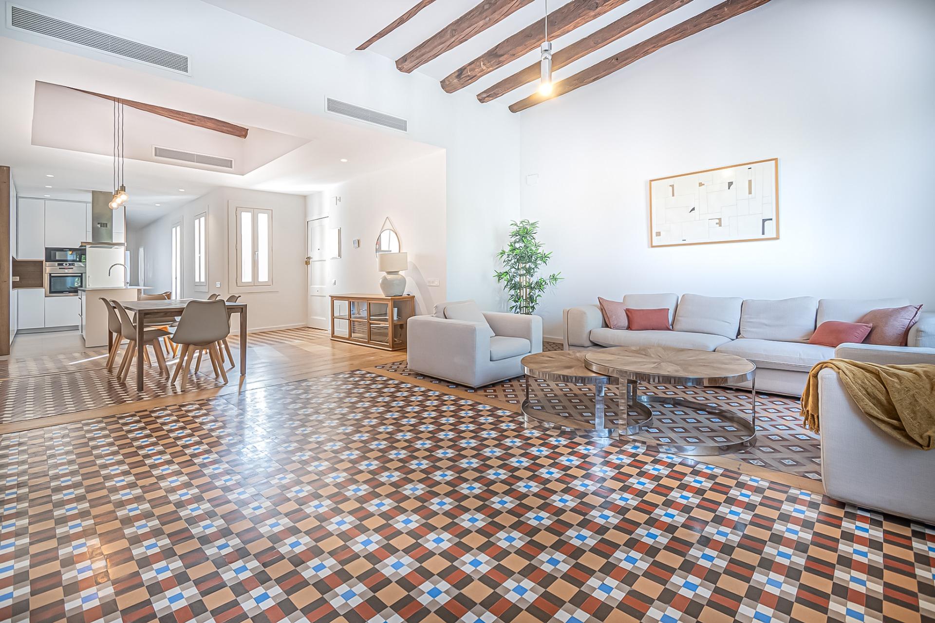 Amplio y luminoso piso en finca regia