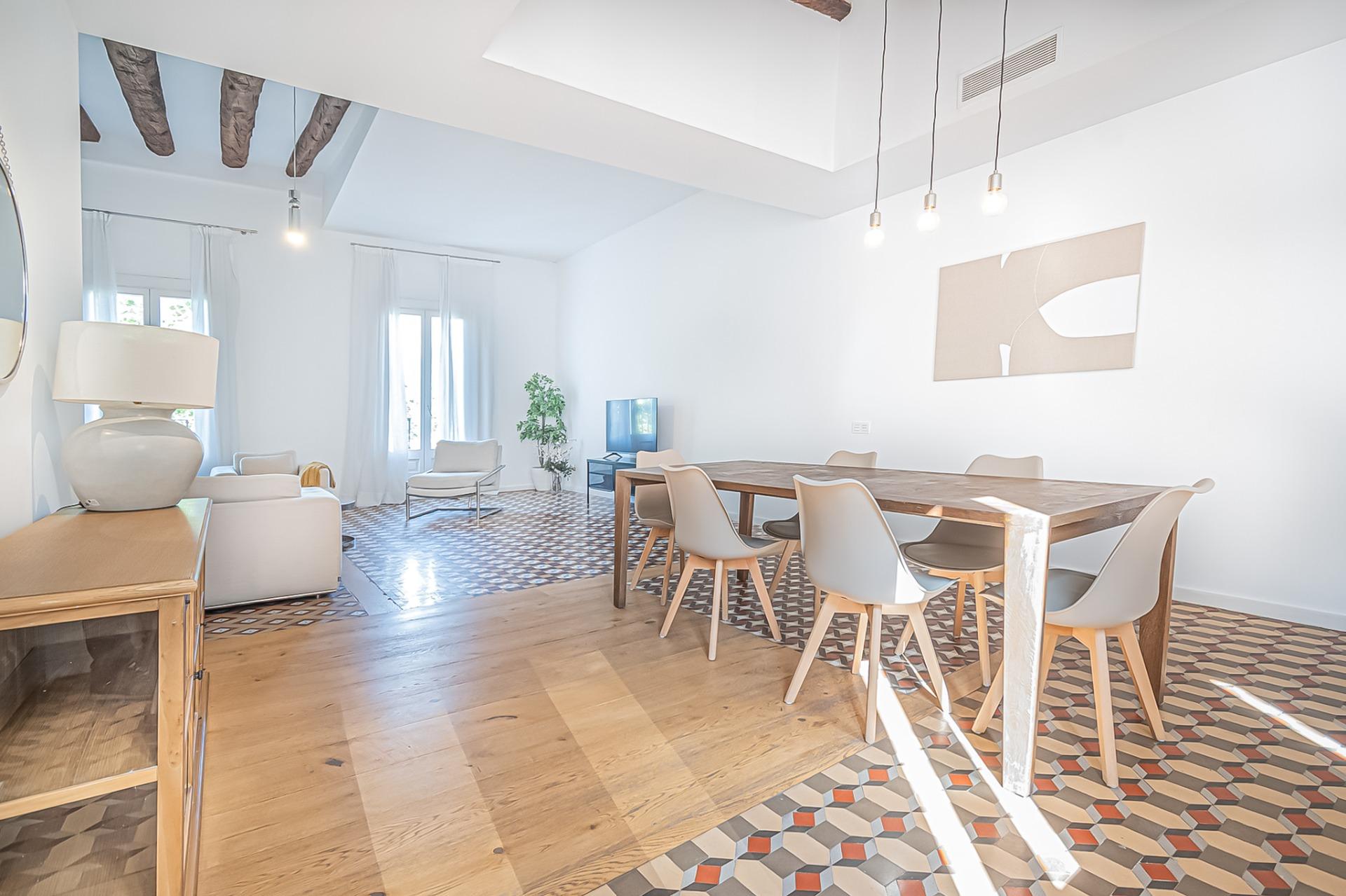 Amplio y luminoso piso en finca regia