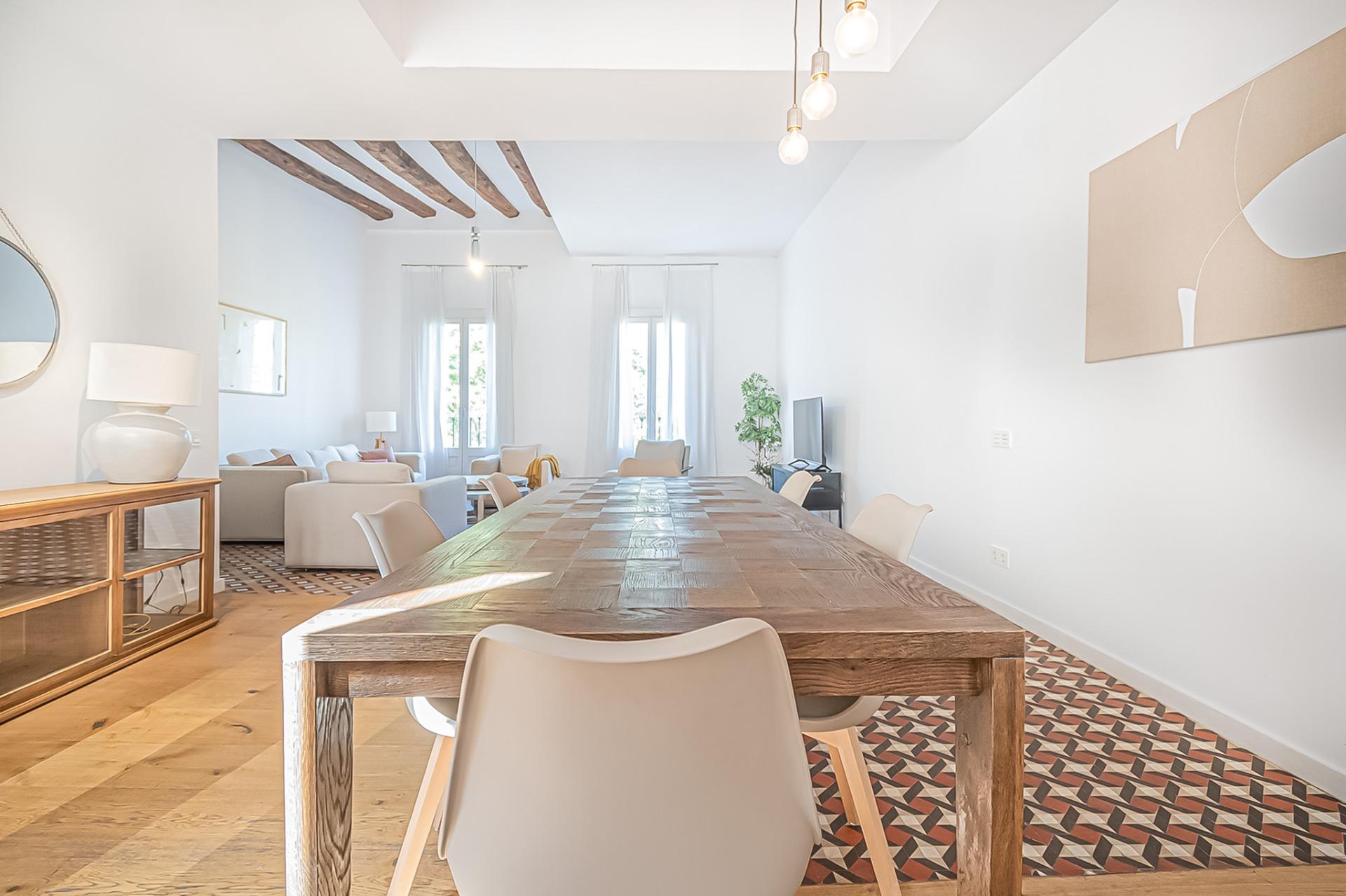 Amplio y luminoso piso en finca regia