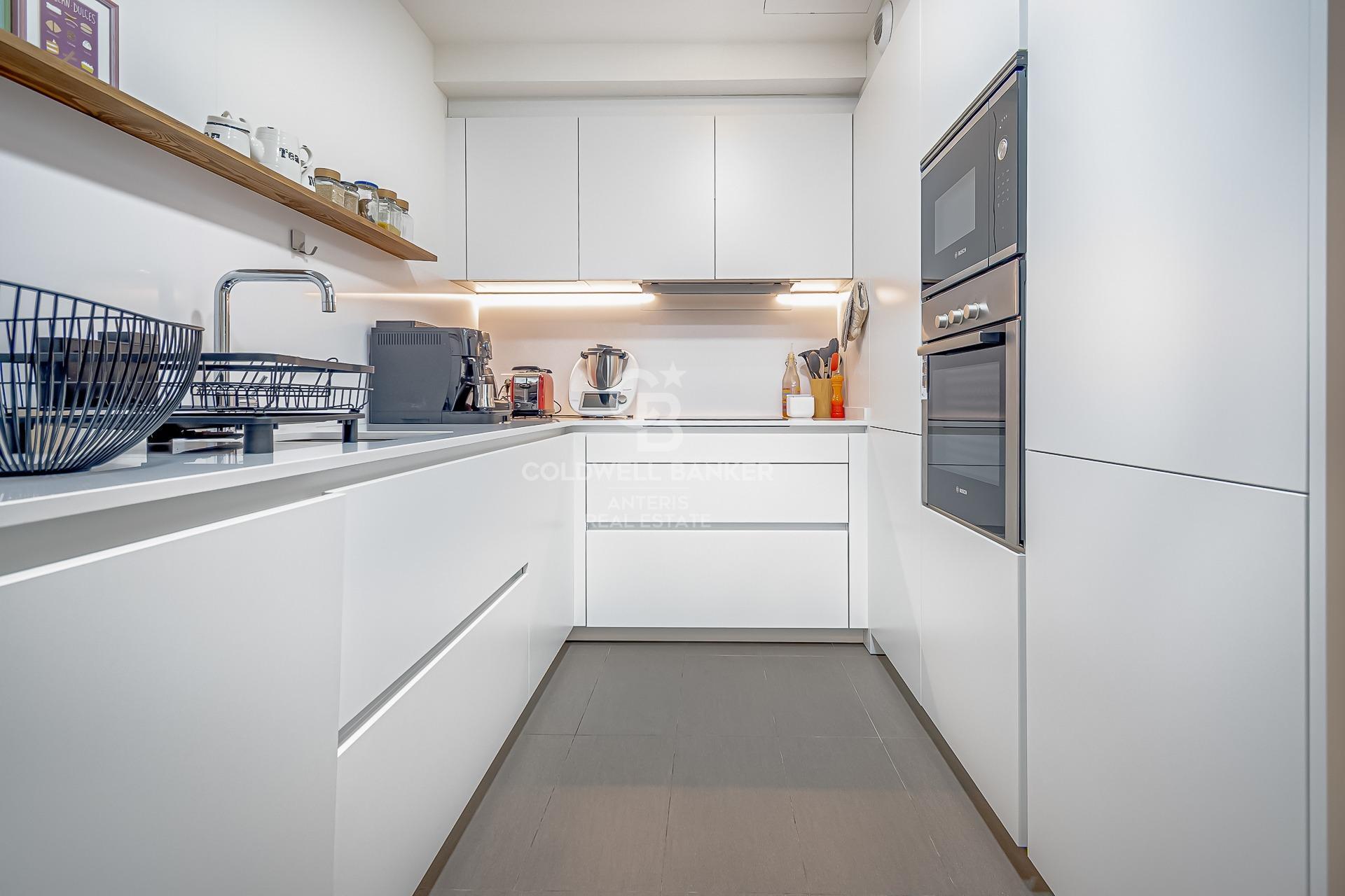 100 metrowe mieszkanie z basenem i widokiem na Sagrade Familie