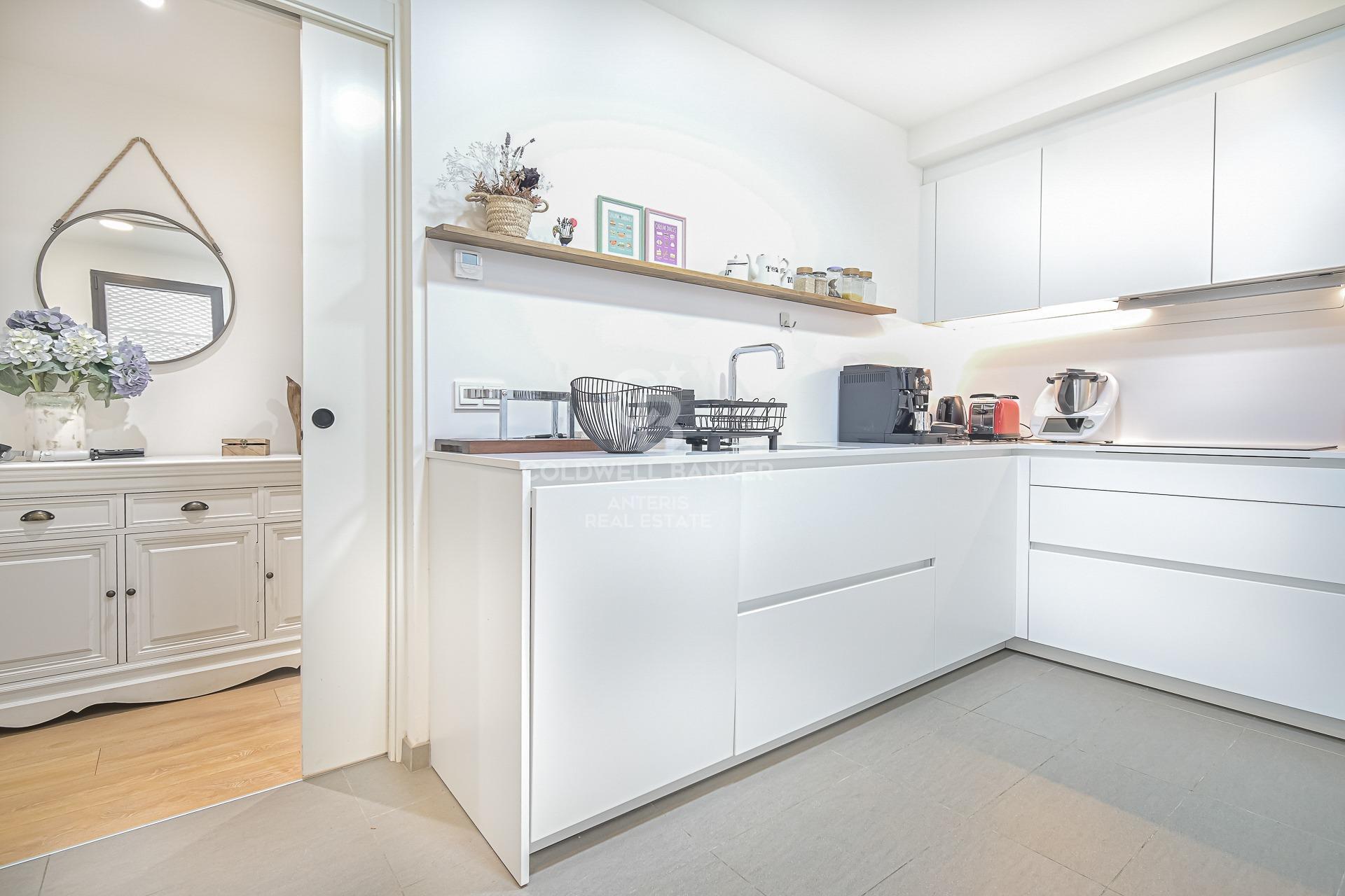 100 metrowe mieszkanie z basenem i widokiem na Sagrade Familie