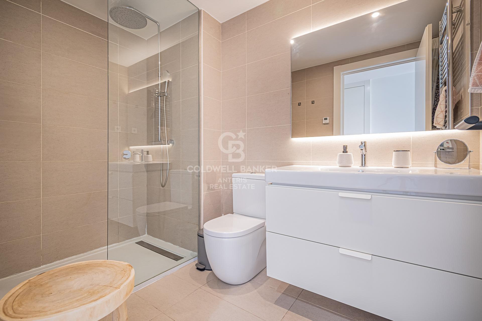 100 metrowe mieszkanie z basenem i widokiem na Sagrade Familie