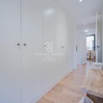 Bright, semi-new apartment with community pool