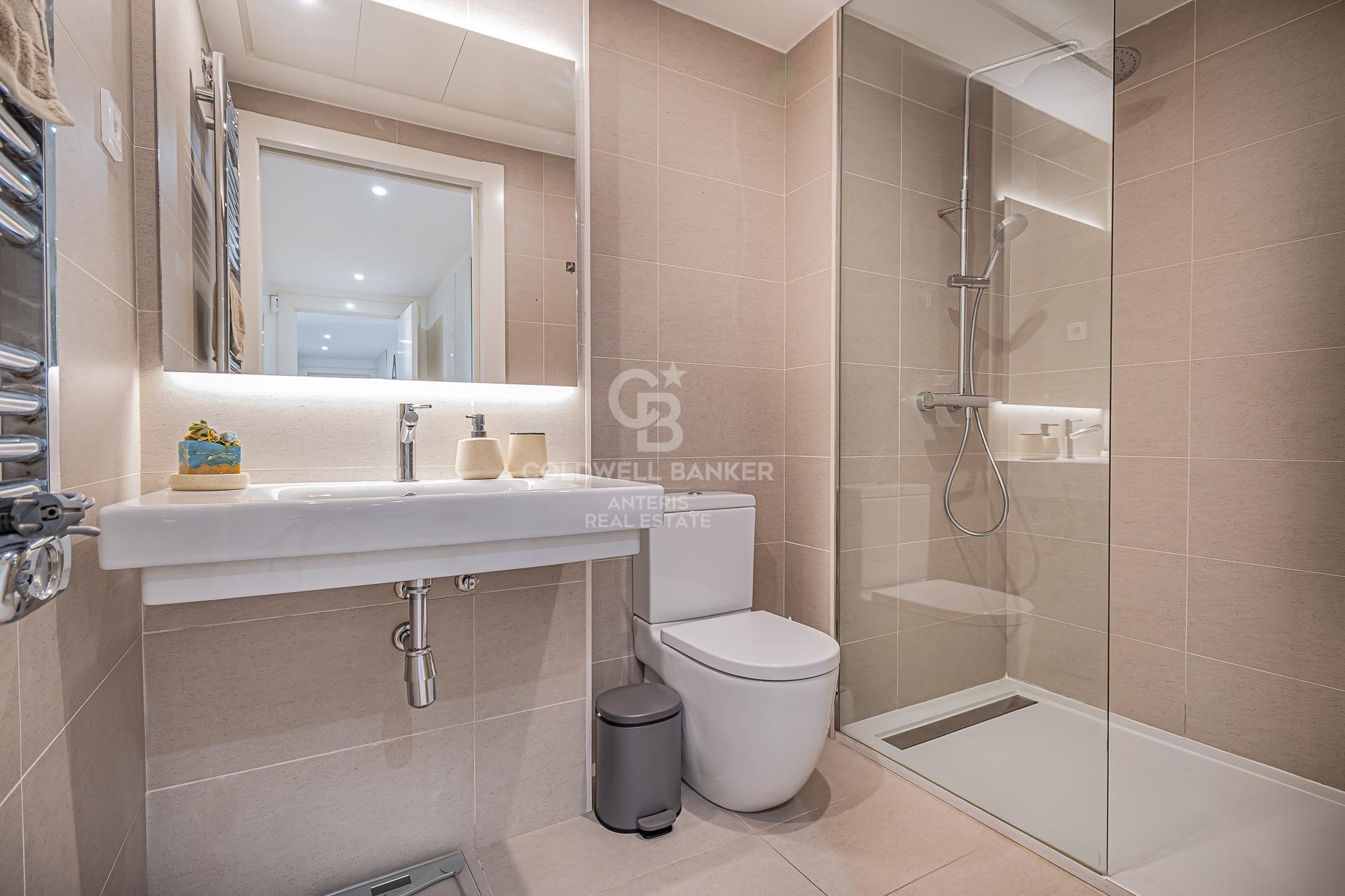 100 metrowe mieszkanie z basenem i widokiem na Sagrade Familie