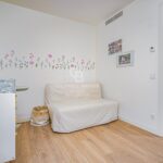Bright, semi-new apartment with community pool