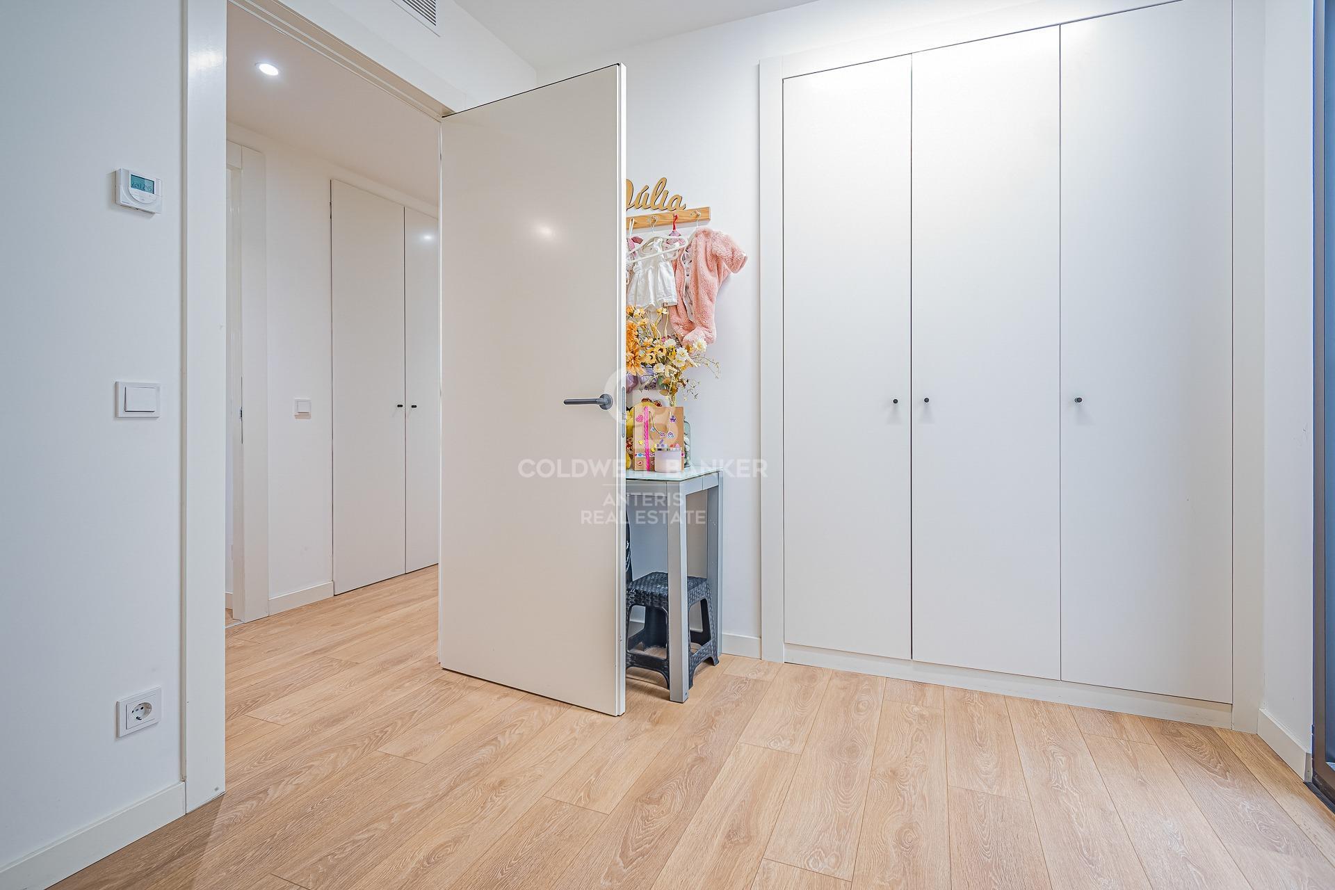 100 metrowe mieszkanie z basenem i widokiem na Sagrade Familie