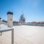 Bright, semi-new apartment with community pool