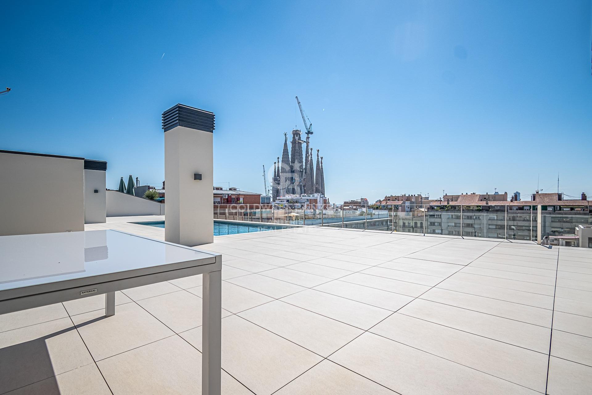 100 metrowe mieszkanie z basenem i widokiem na Sagrade Familie