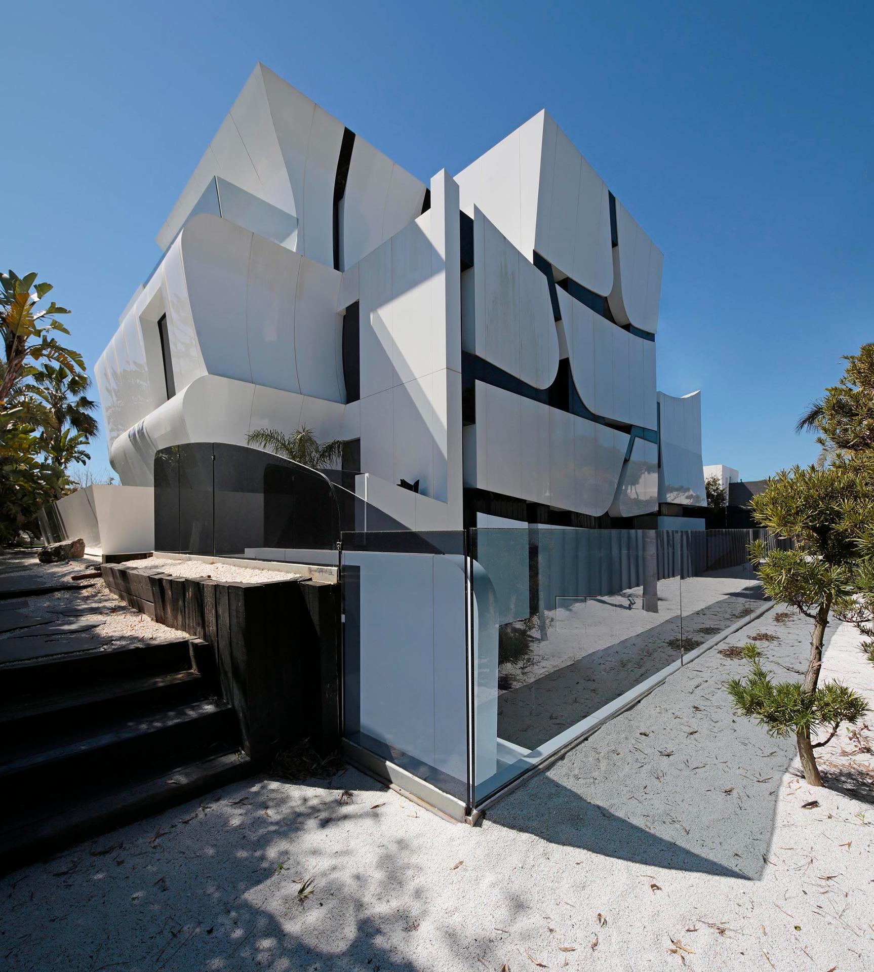 Luksusowa oaza przy plaży: Spektakularny diament architektury w Gava Mar