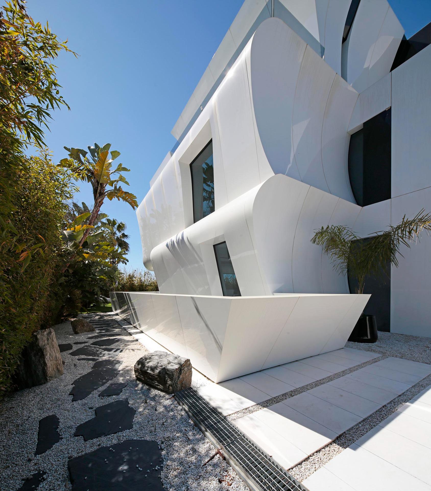 Luksusowa oaza przy plaży: Spektakularny diament architektury w Gava Mar