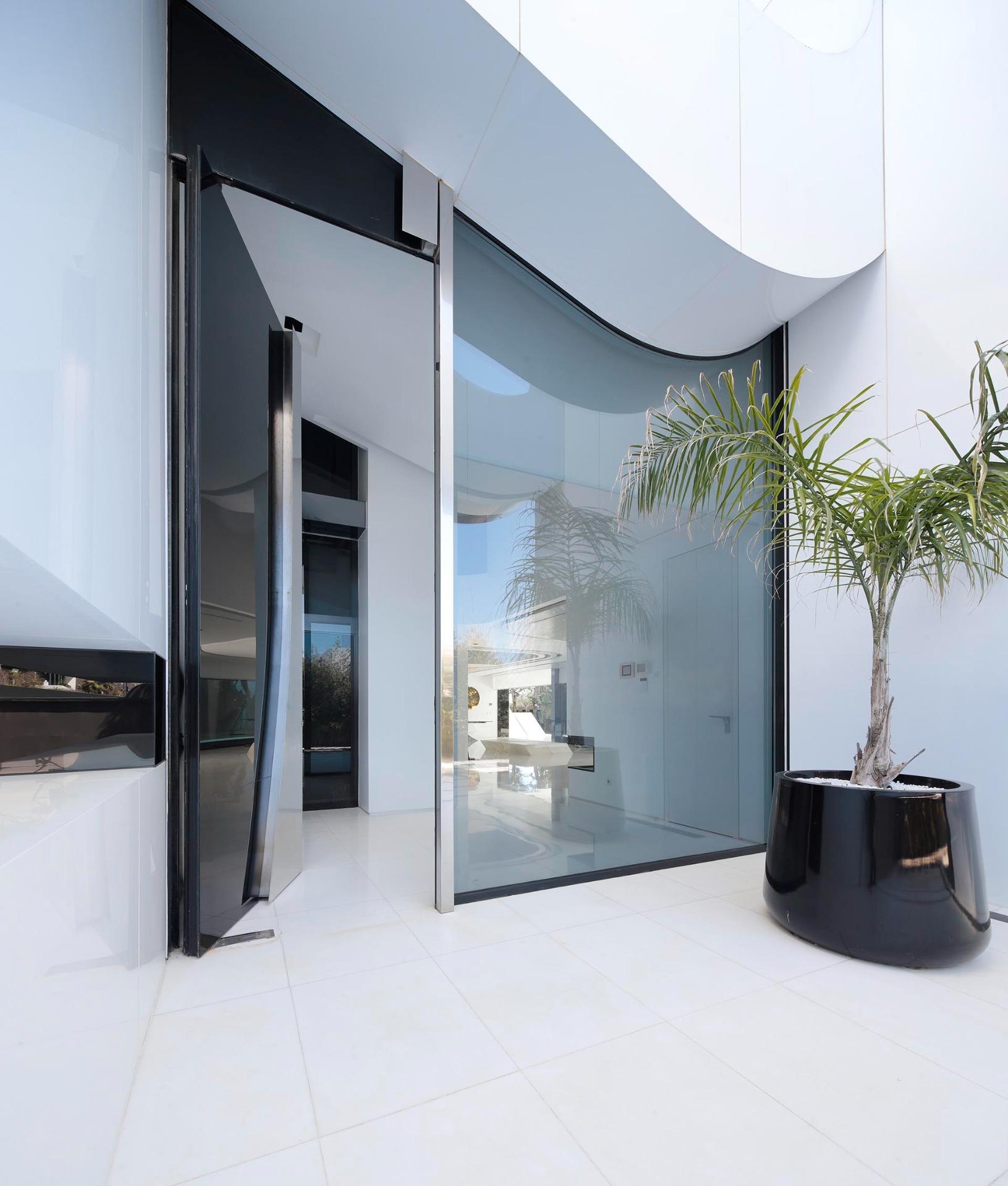 Luksusowa oaza przy plaży: Spektakularny diament architektury w Gava Mar