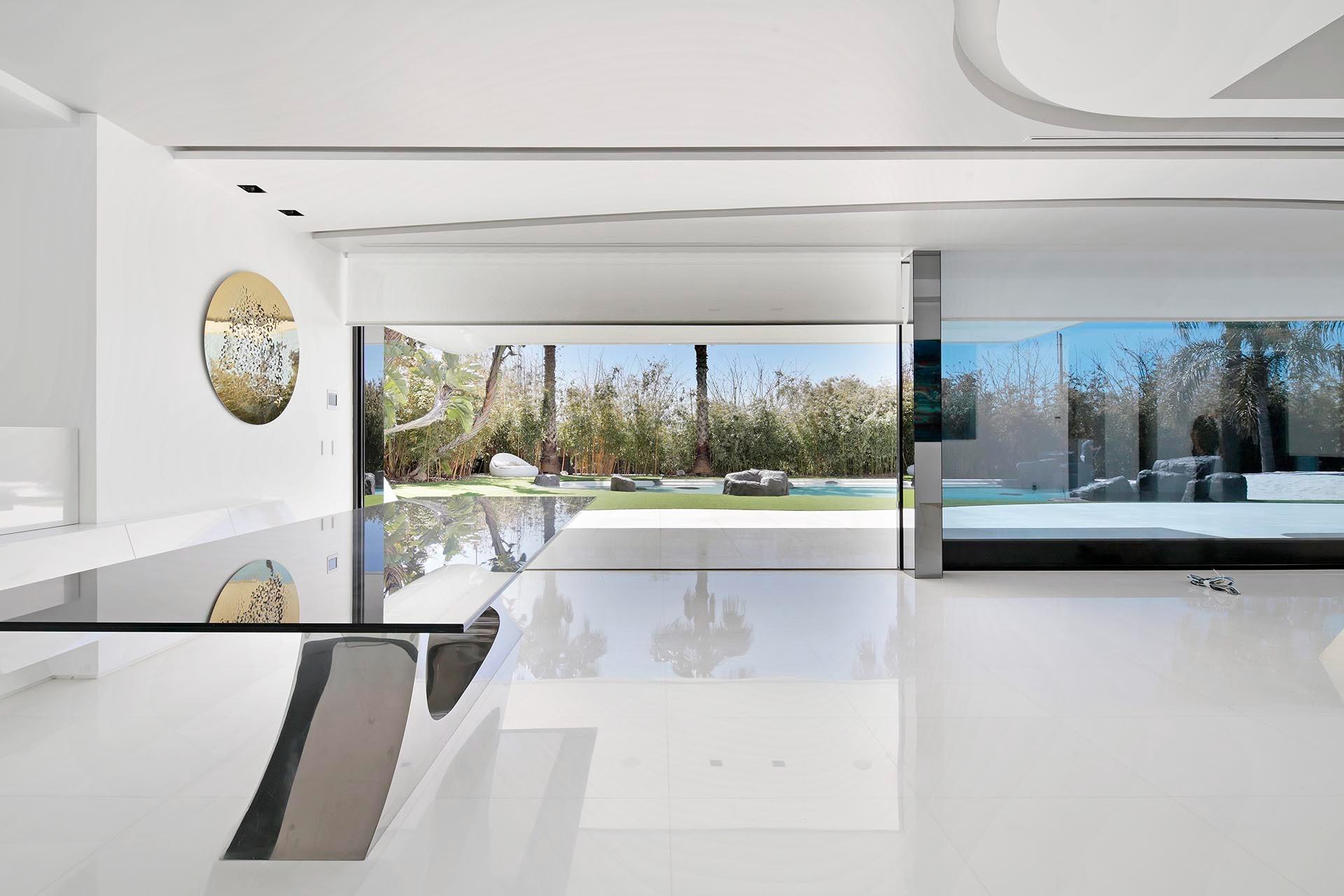 Luksusowa oaza przy plaży: Spektakularny diament architektury w Gava Mar