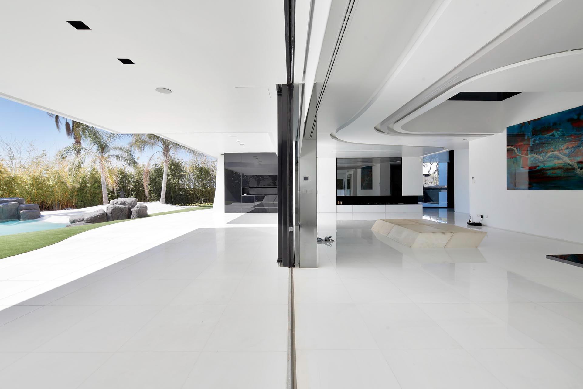 Luksusowa oaza przy plaży: Spektakularny diament architektury w Gava Mar