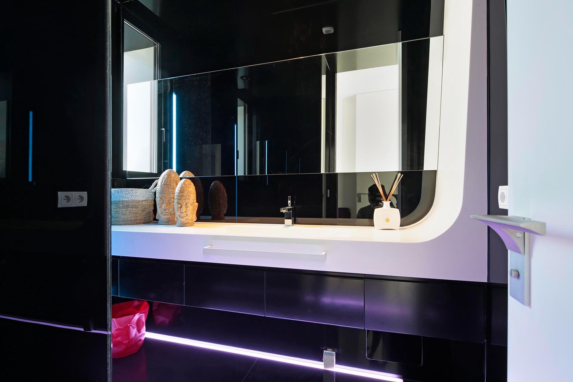 Luksusowa oaza przy plaży: Spektakularny diament architektury w Gava Mar