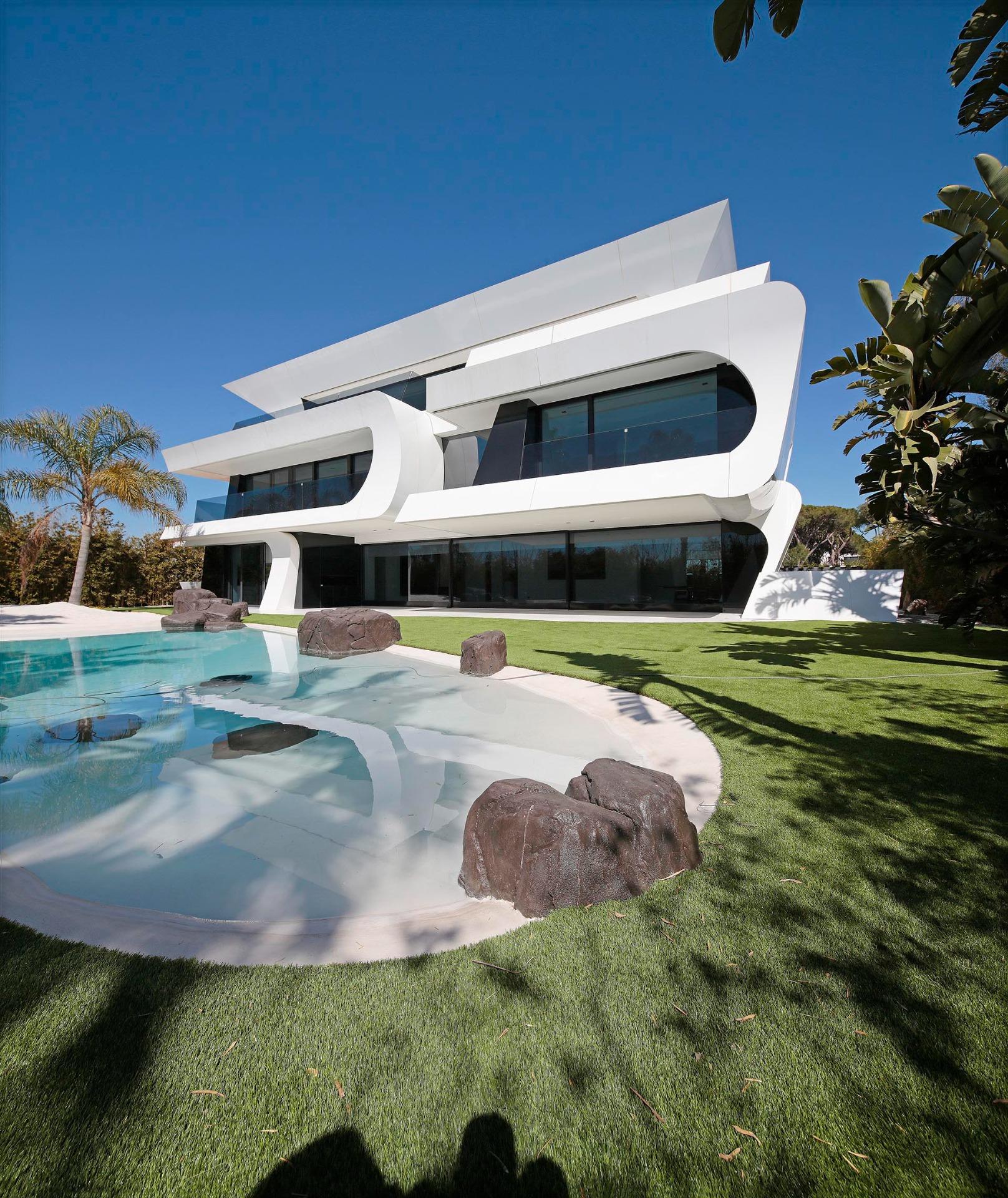 Luksusowa oaza przy plaży: Spektakularny diament architektury w Gava Mar