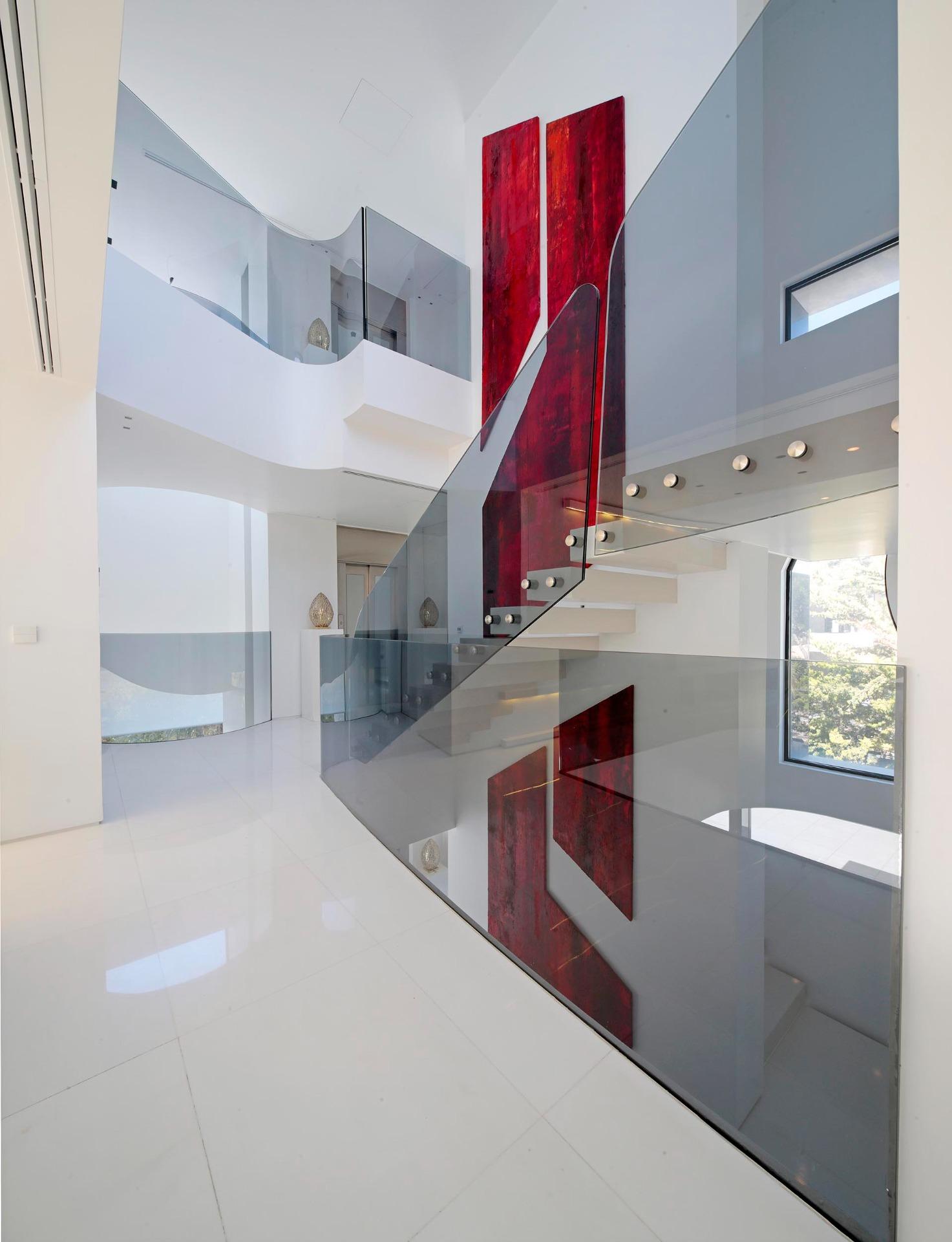 Luksusowa oaza przy plaży: Spektakularny diament architektury w Gava Mar