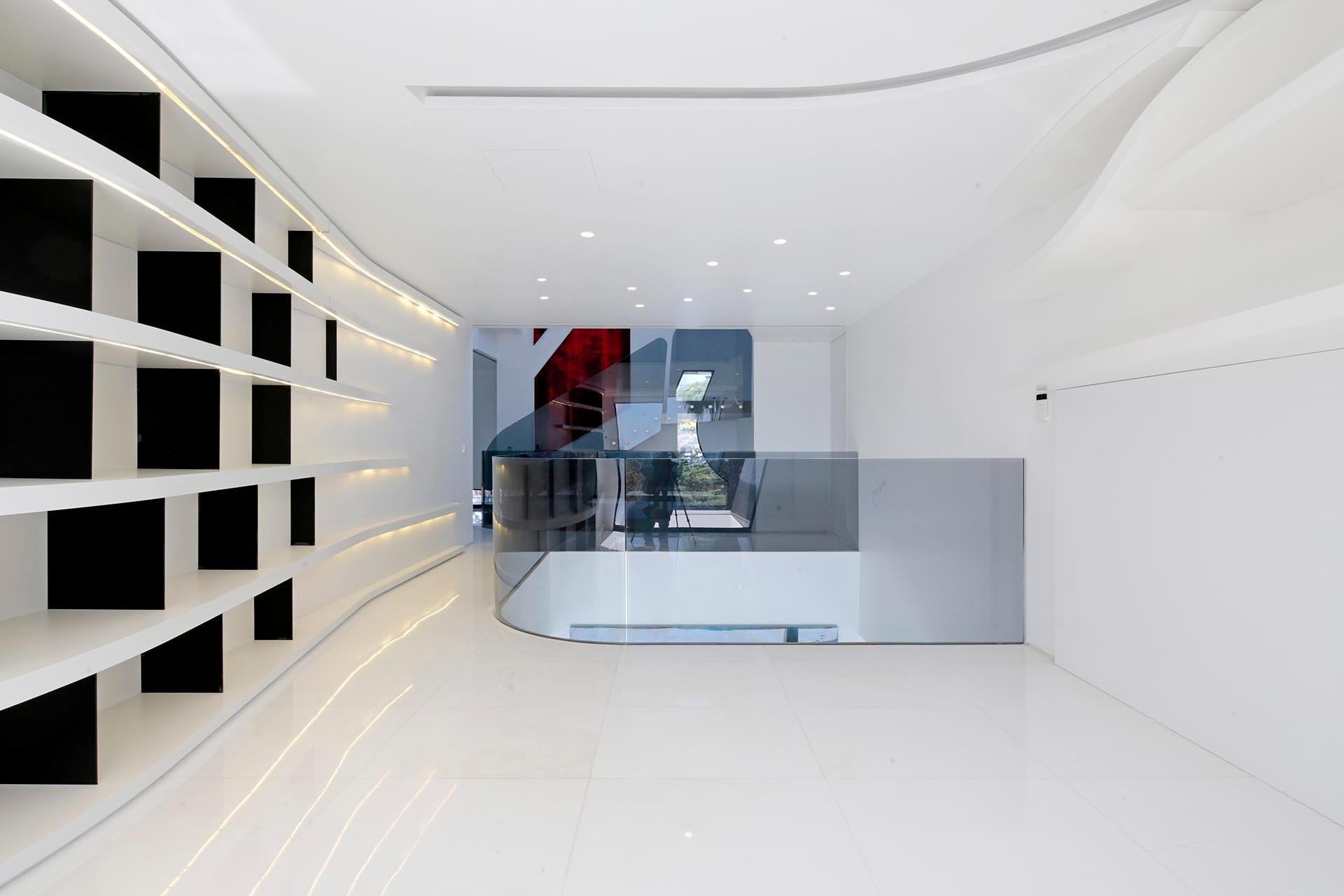 Luksusowa oaza przy plaży: Spektakularny diament architektury w Gava Mar